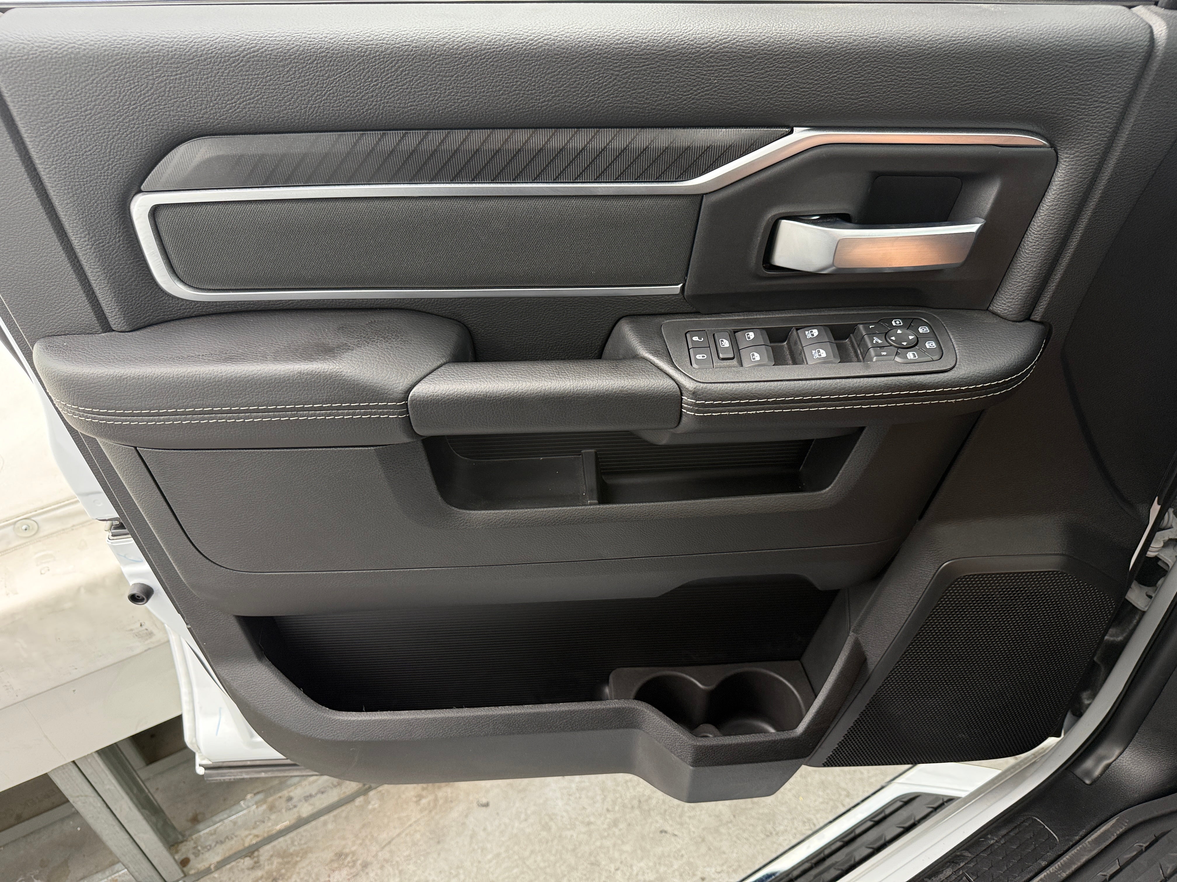 2026 RAM 2500 Big Horn - Photo 9