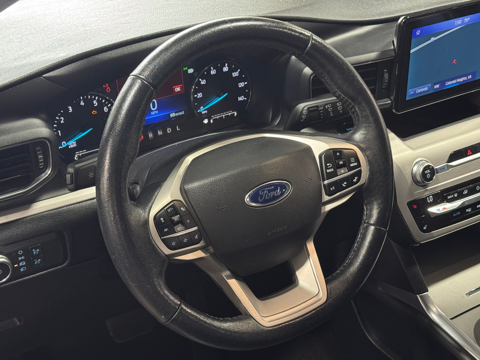 Thumbnail: 2021 Ford Explorer - 5