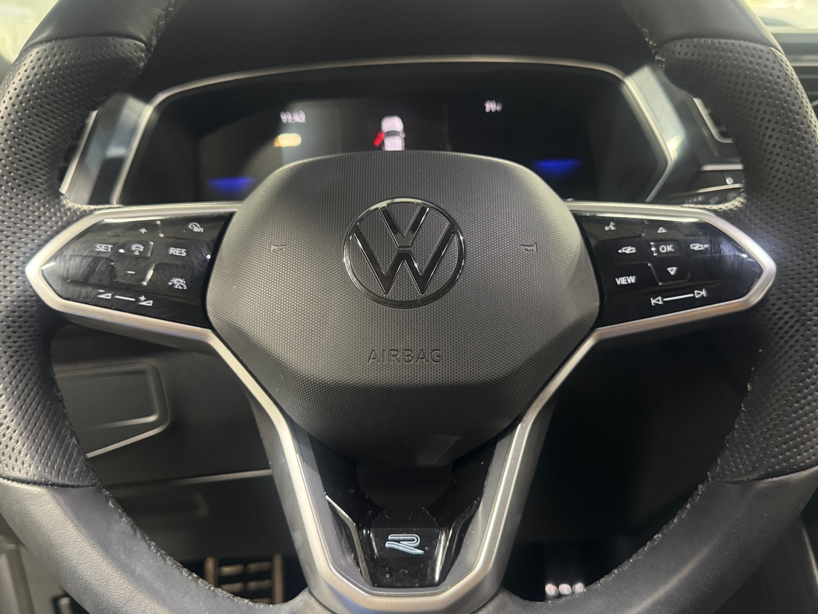 Thumbnail: 2024 Volkswagen Tiguan - 4