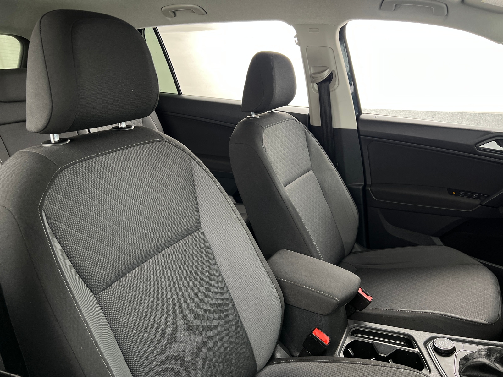 Thumbnail: 2019 Volkswagen Tiguan - 2