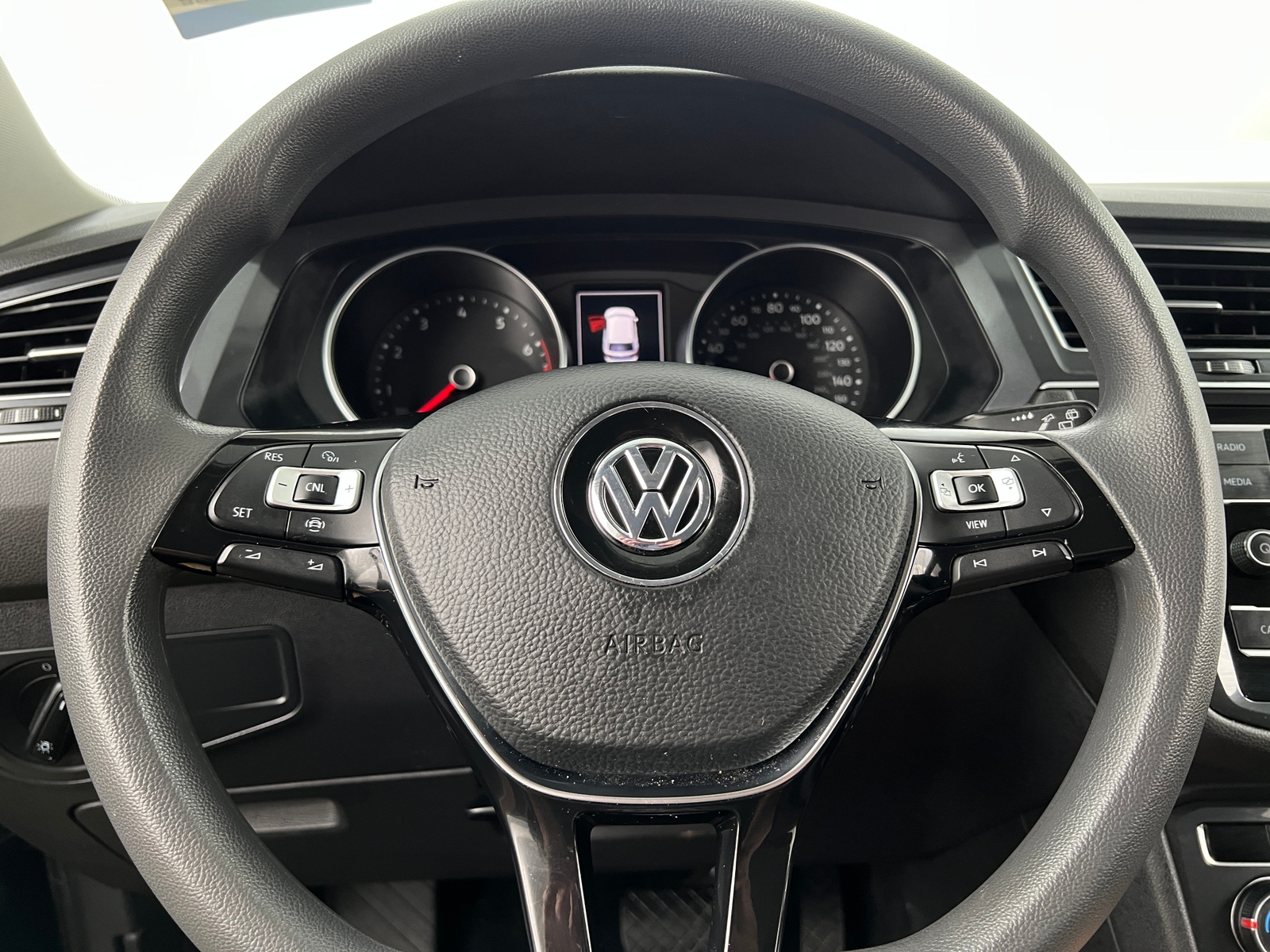 Thumbnail: 2019 Volkswagen Tiguan - 5