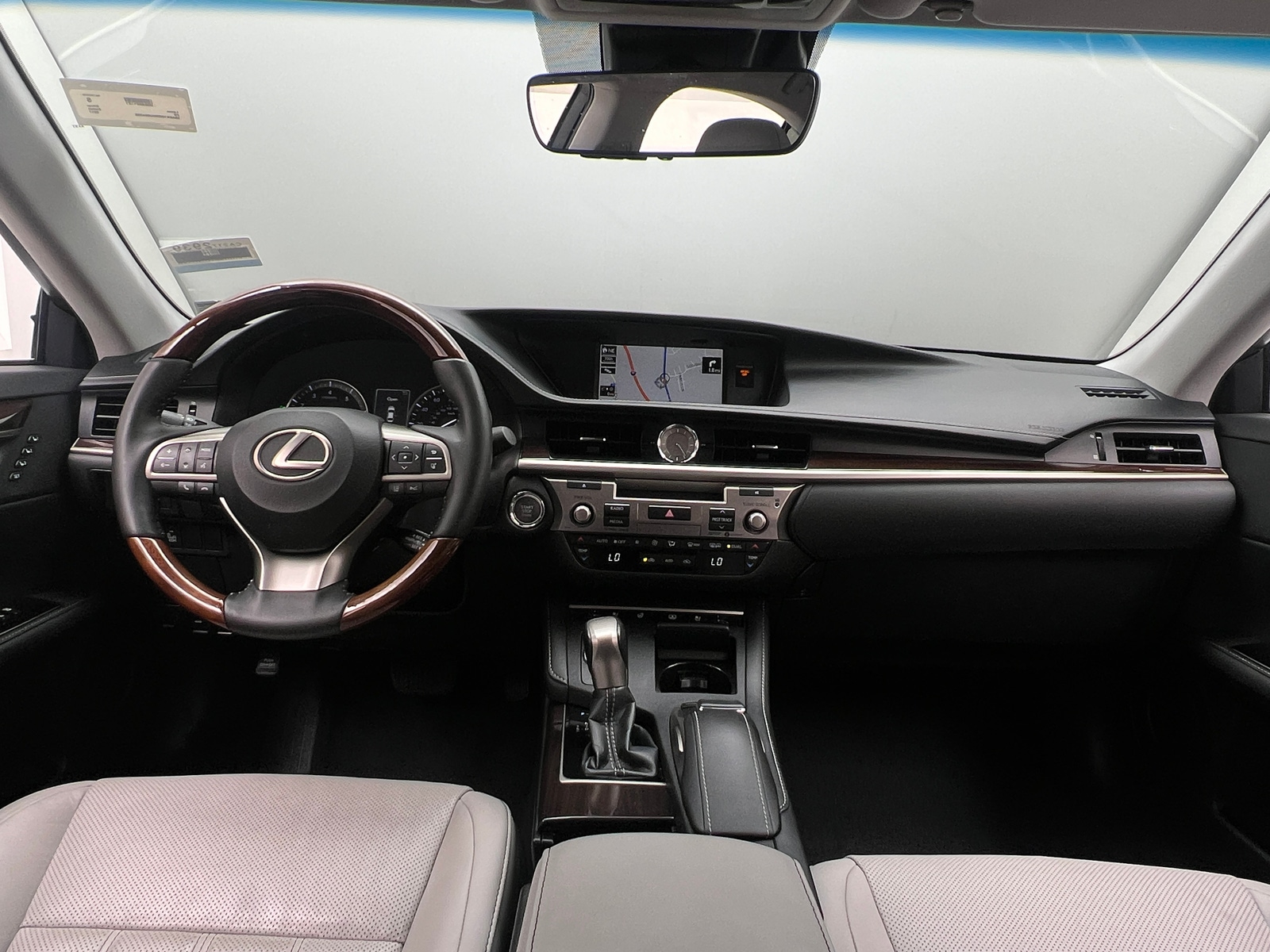 Thumbnail: 2017 Lexus ES - 2
