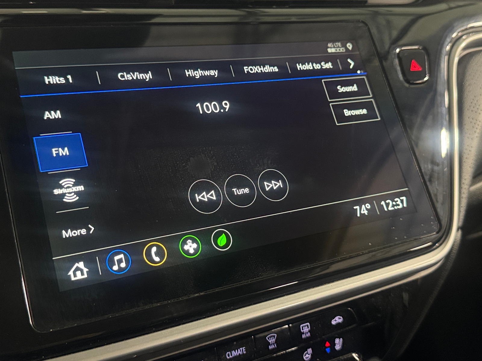 Thumbnail: 2023 Chevrolet Bolt EUV - 3