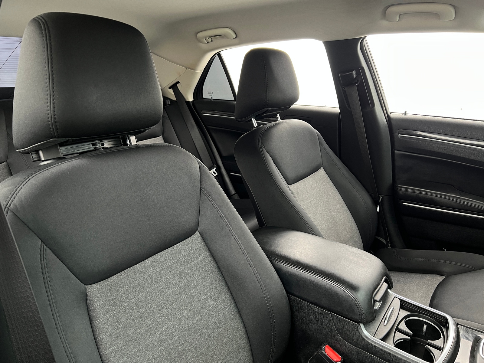 Thumbnail: 2019 Chrysler 300 - 2