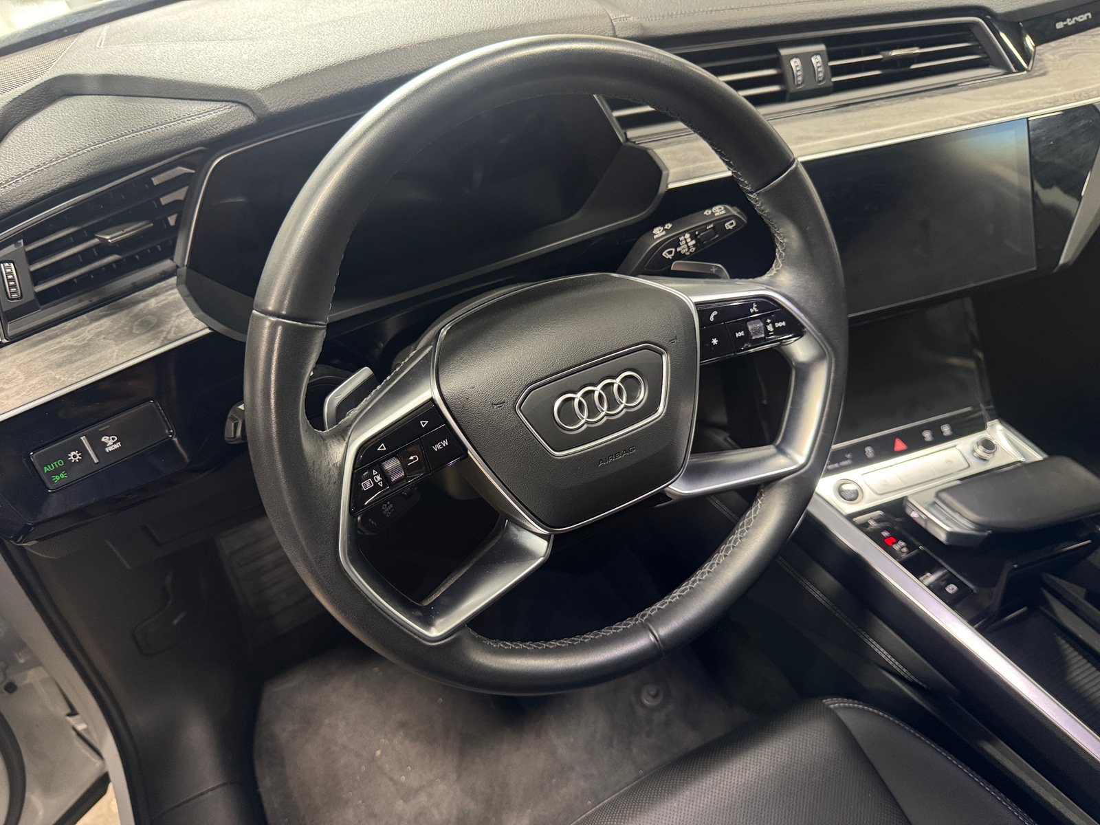 Thumbnail: 2024 Audi Q8 e-tron - 4