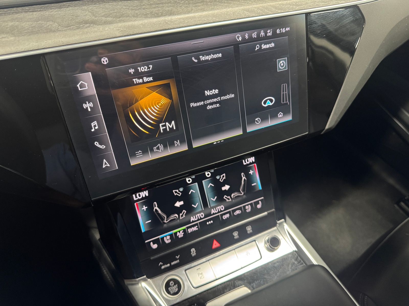 Thumbnail: 2024 Audi Q8 e-tron - 3