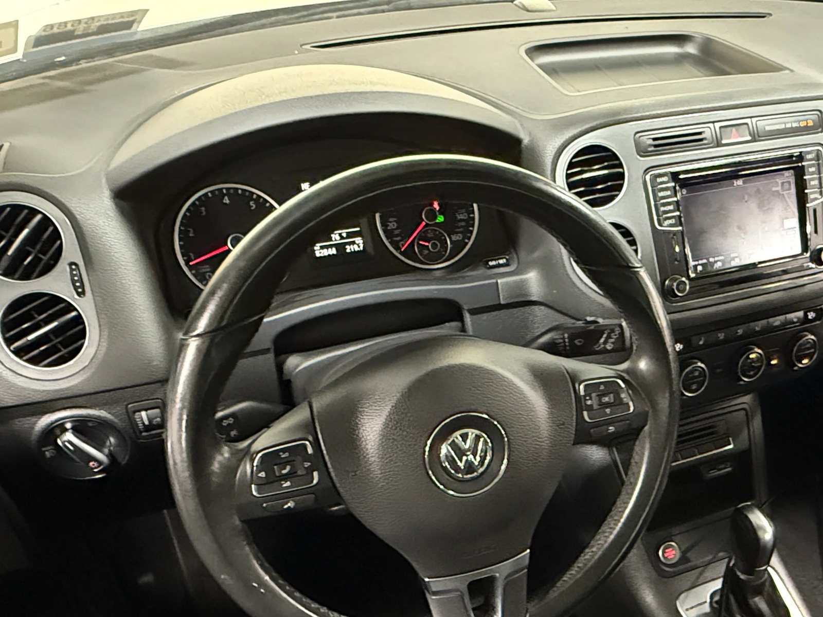 Thumbnail: 2017 Volkswagen Tiguan - 2