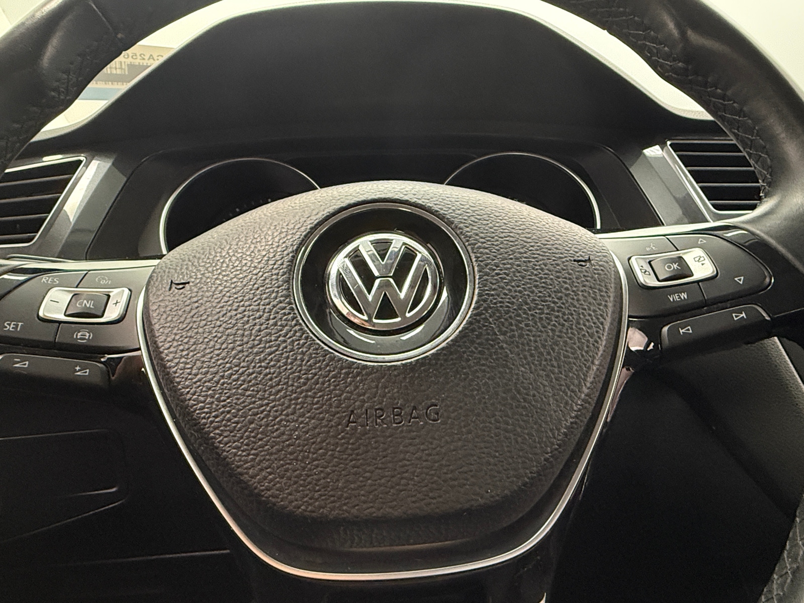 Thumbnail: 2019 Volkswagen Tiguan - 4