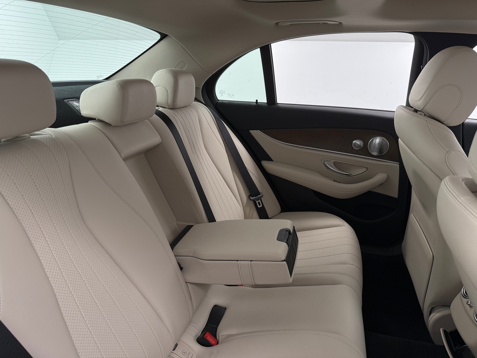 Thumbnail: 2020 Mercedes-Benz E-Class - 5