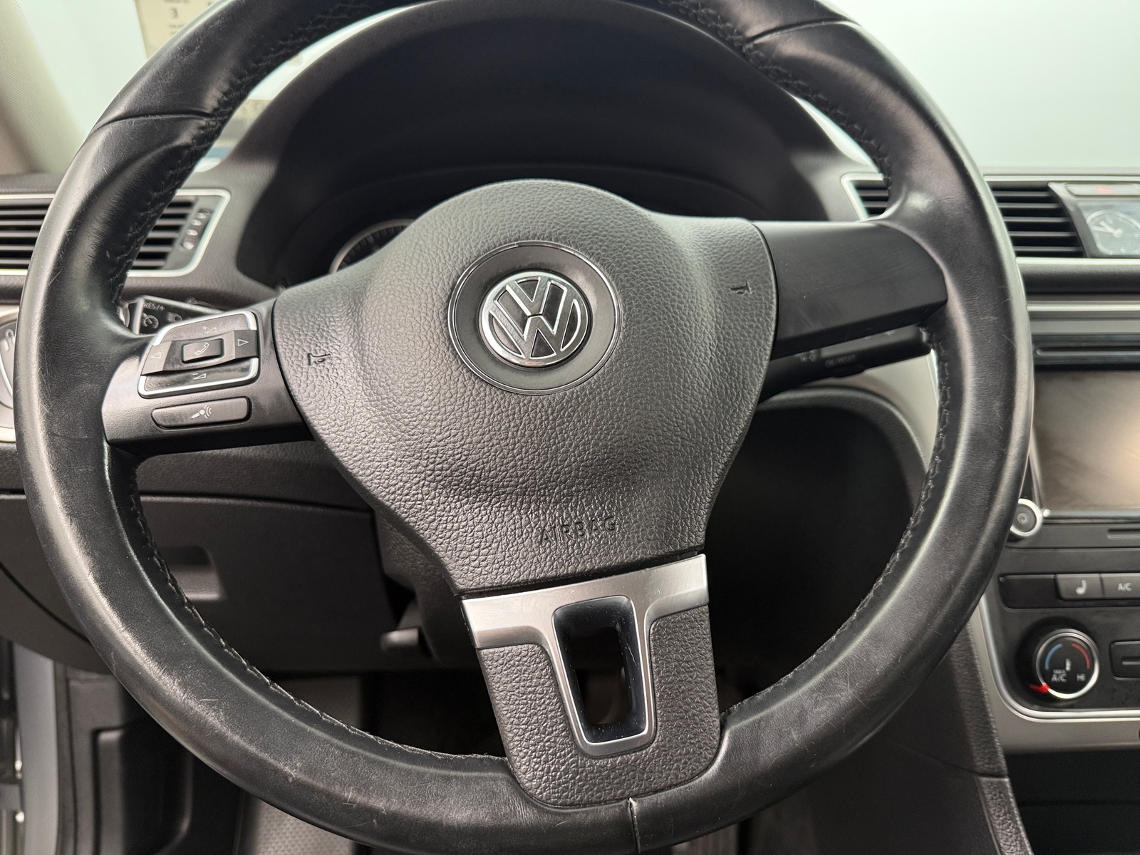 Thumbnail: 2015 Volkswagen Passat - 5