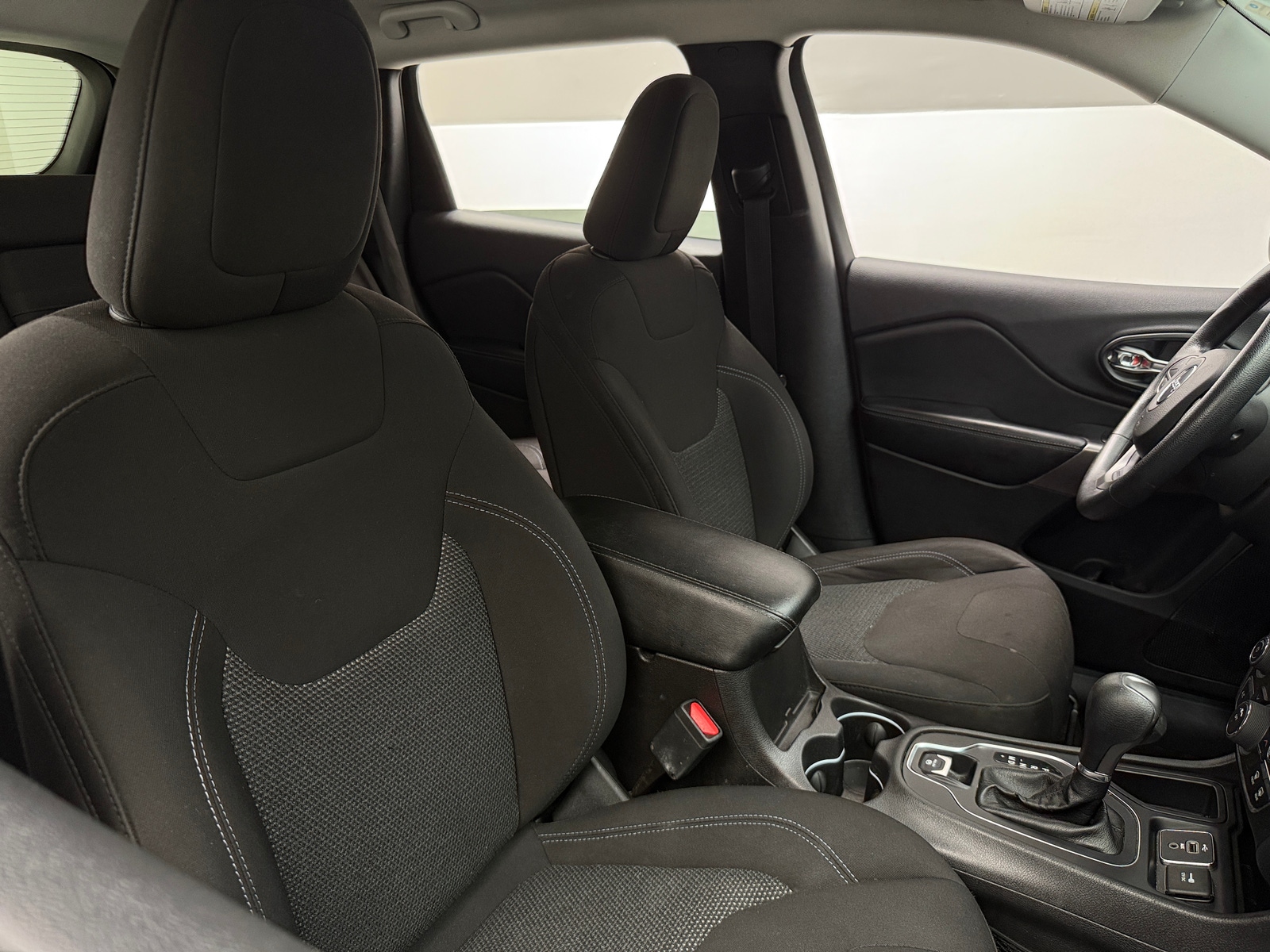 Thumbnail: 2019 Jeep Cherokee - 2