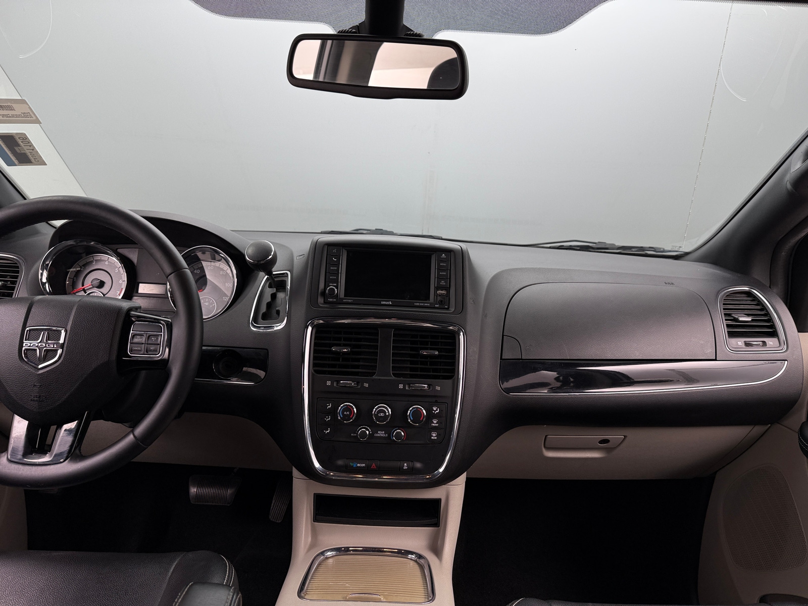 Thumbnail: 2018 Dodge Grand Caravan - 2