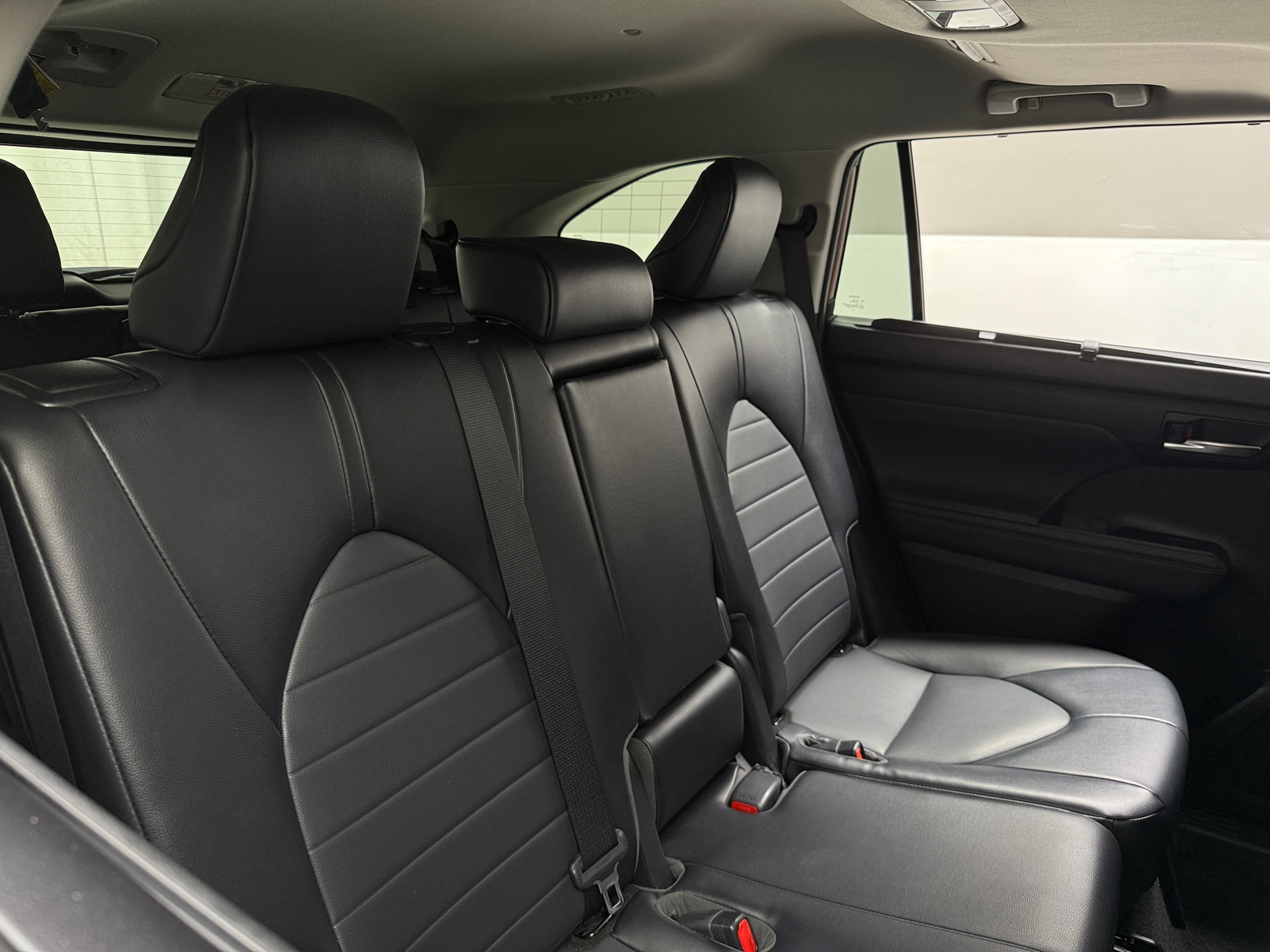 Thumbnail: 2022 Toyota Highlander - 5