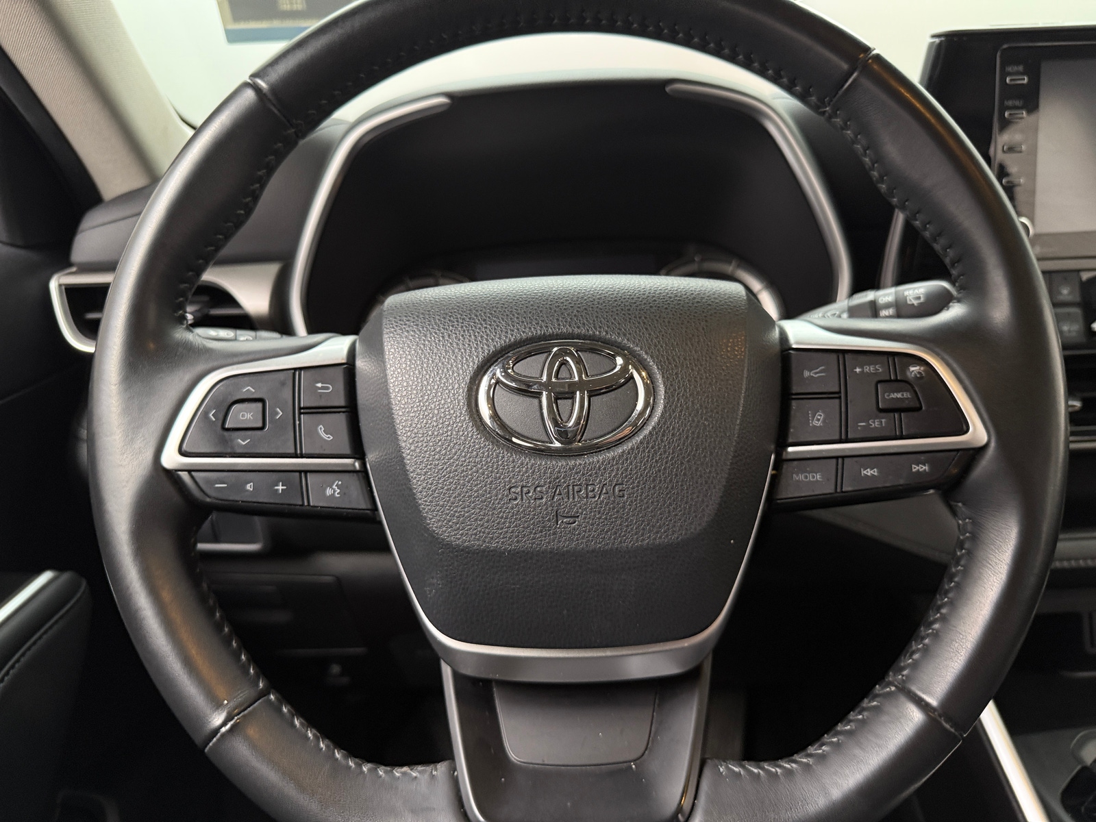 Thumbnail: 2022 Toyota Highlander - 4