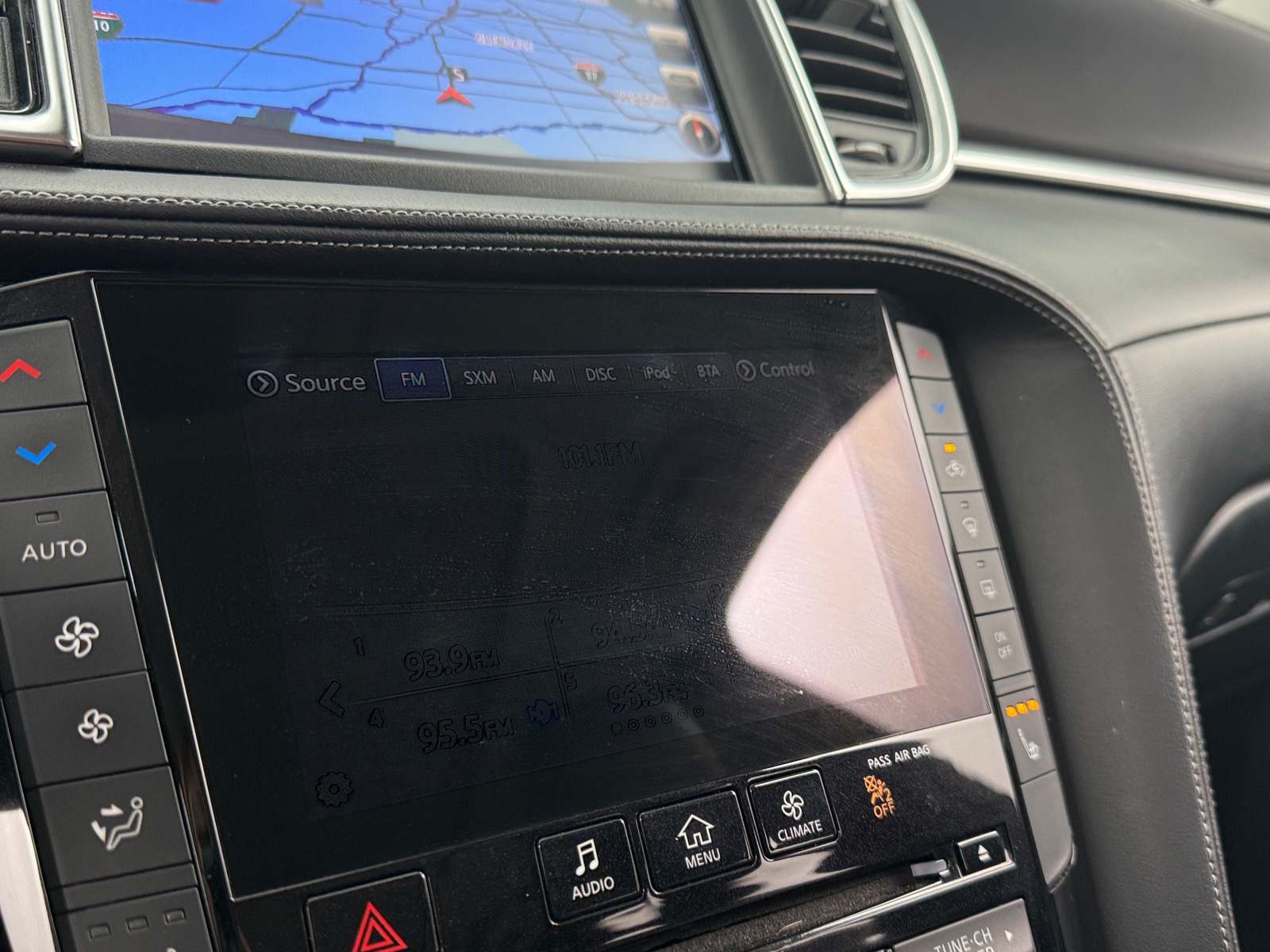 Thumbnail: 2019 INFINITI QX50 - 3