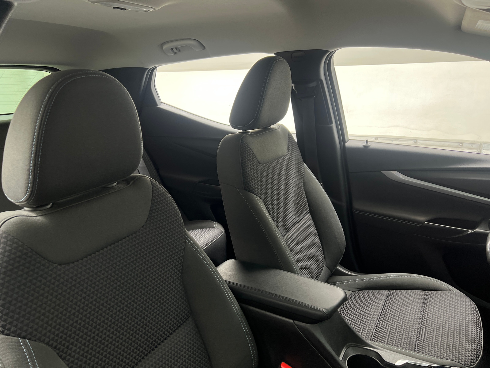 Thumbnail: 2022 Chevrolet Bolt EUV - 2