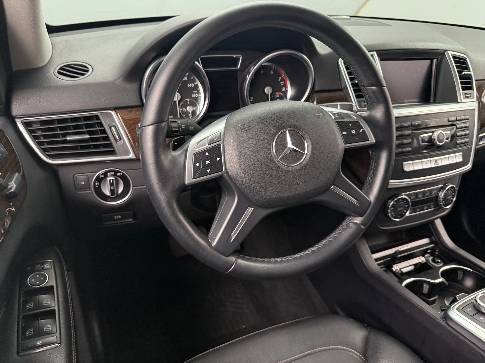 Thumbnail: 2013 Mercedes-Benz M-Class - 4
