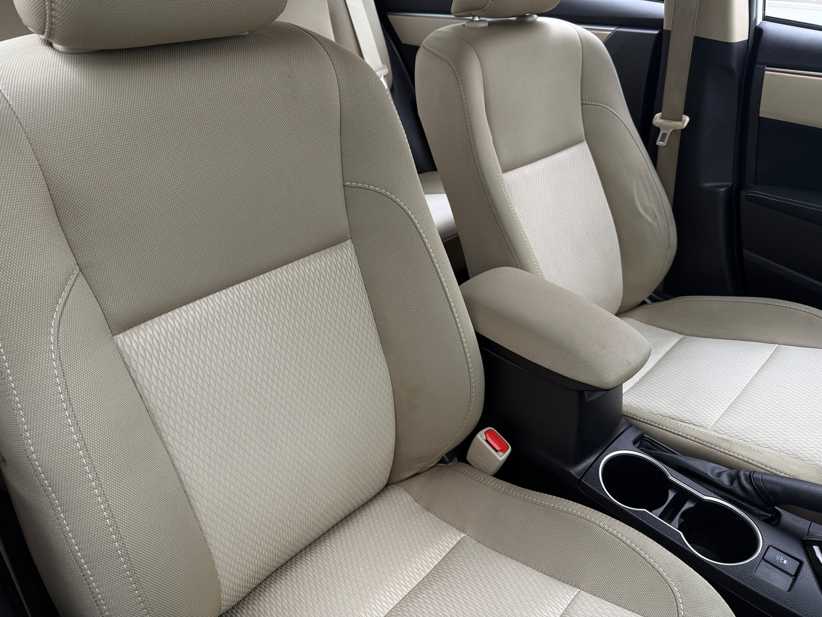Thumbnail: 2015 Toyota Corolla - 2
