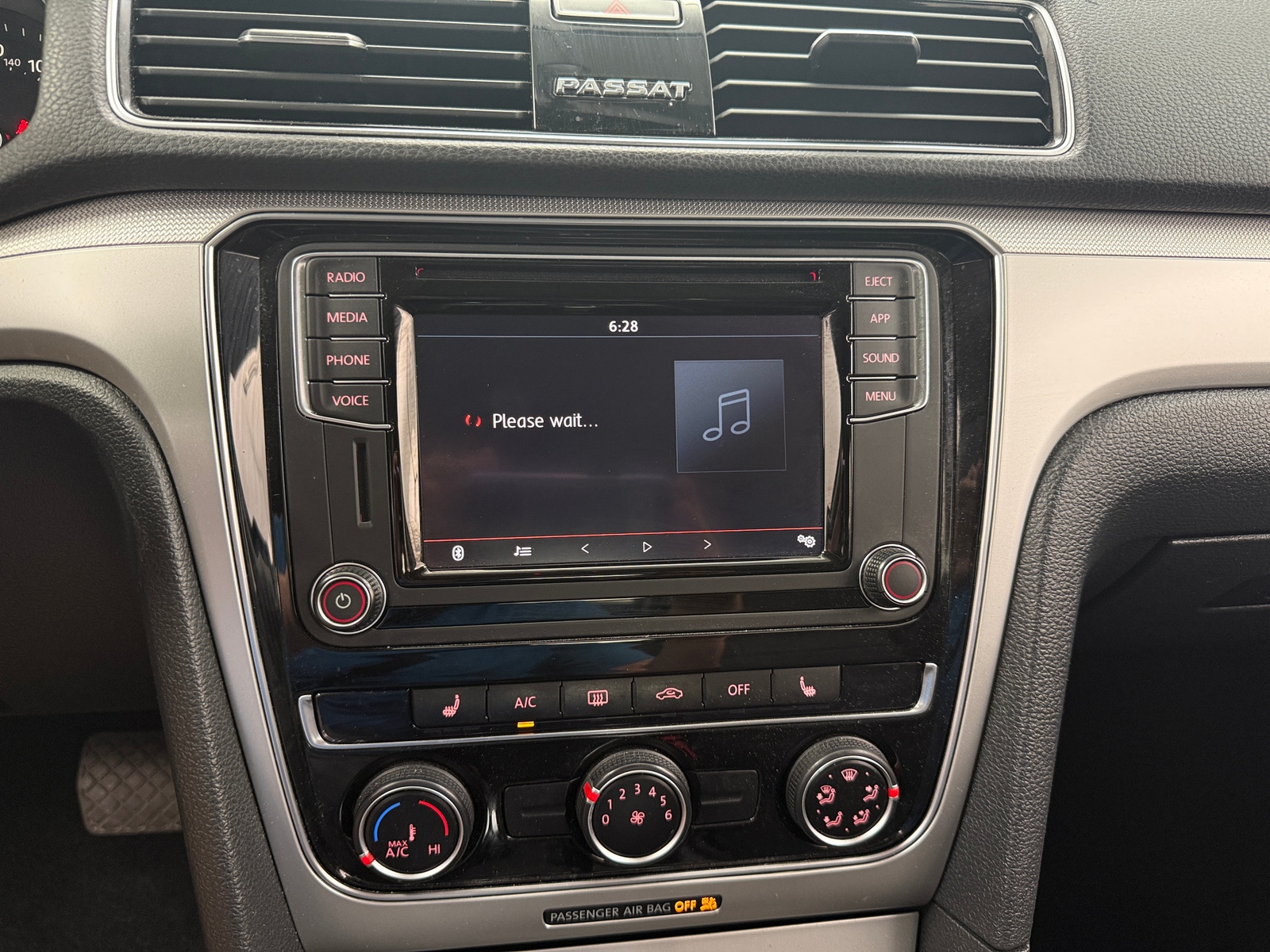 Thumbnail: 2019 Volkswagen Passat - 3