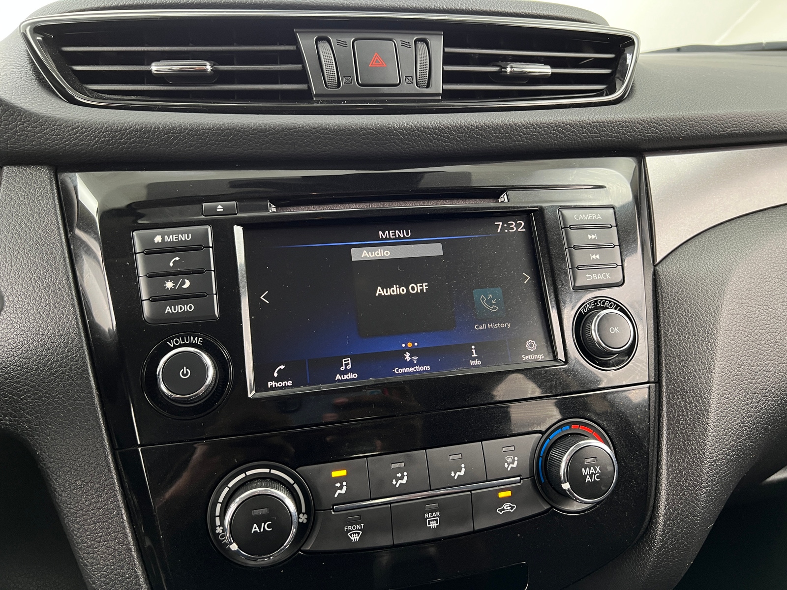 Thumbnail: 2020 Nissan Rogue Sport - 4