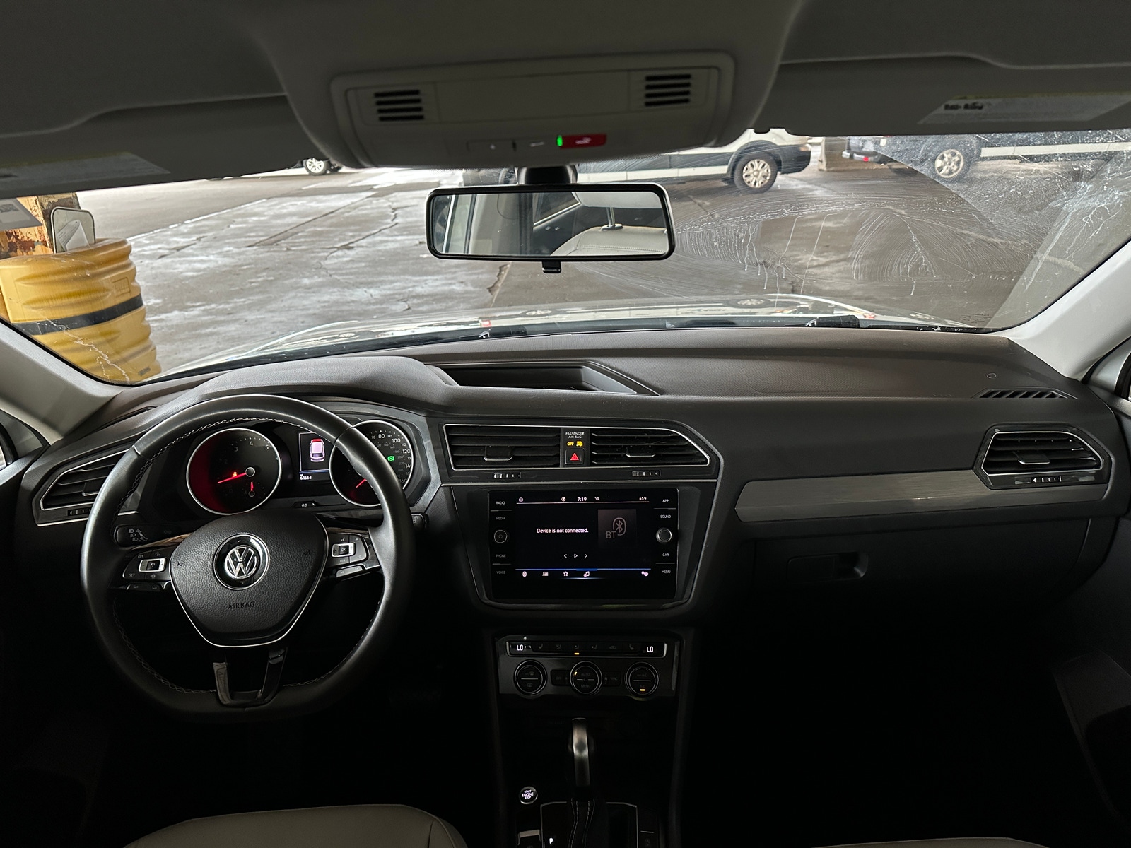 Thumbnail: 2021 Volkswagen Tiguan - 2