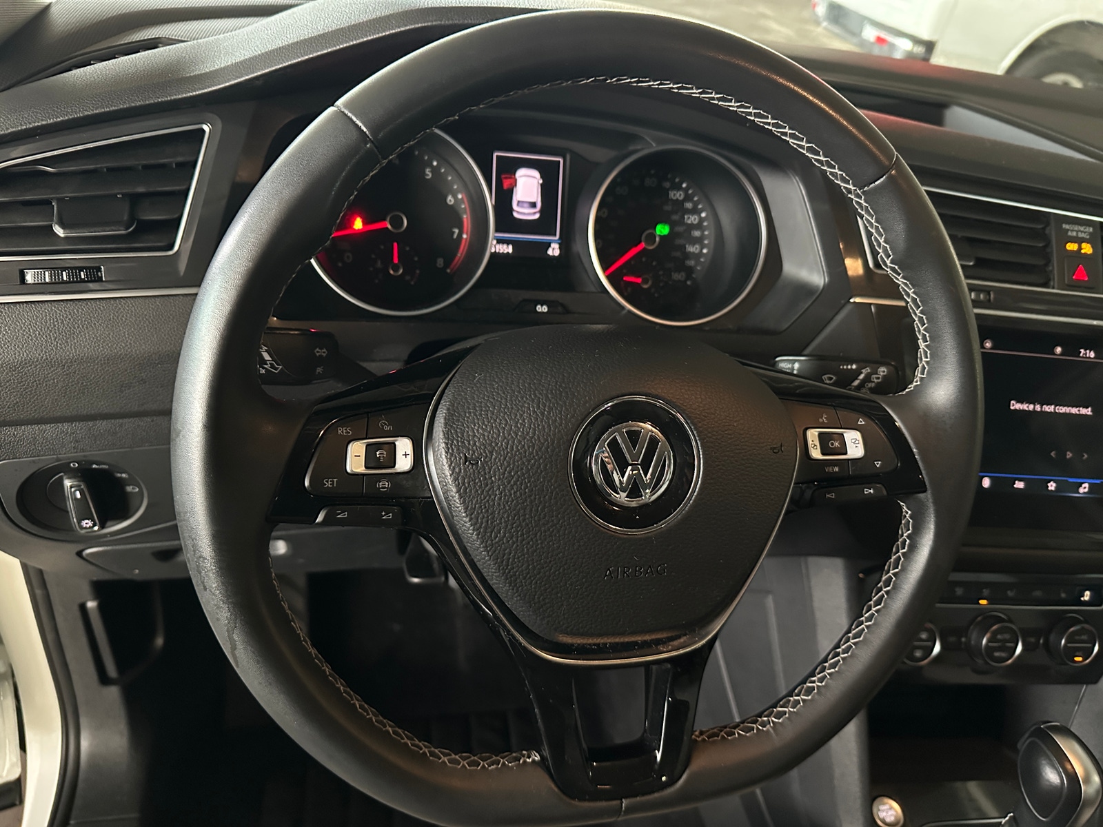 Thumbnail: 2021 Volkswagen Tiguan - 4