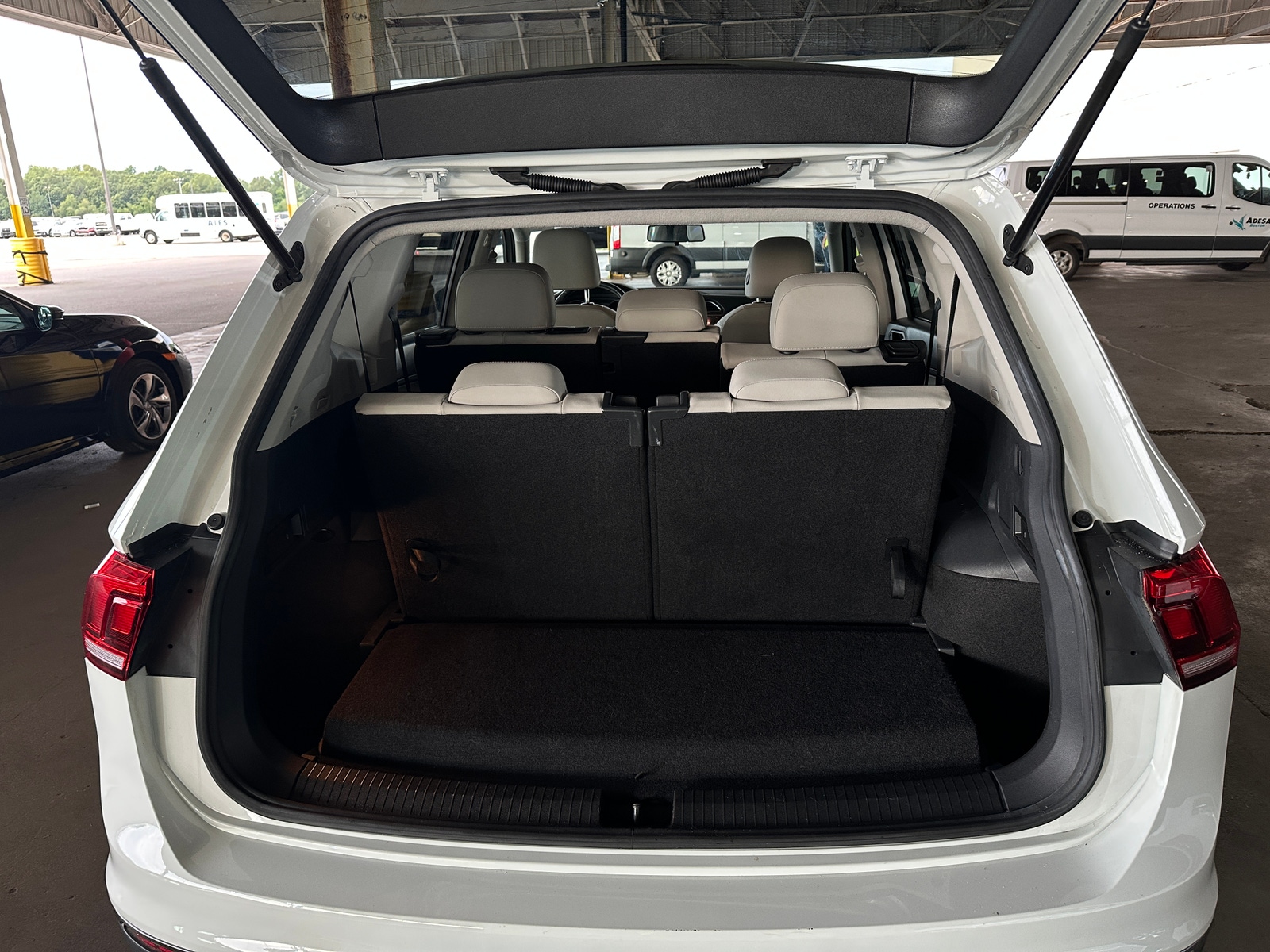 Thumbnail: 2021 Volkswagen Tiguan - 6