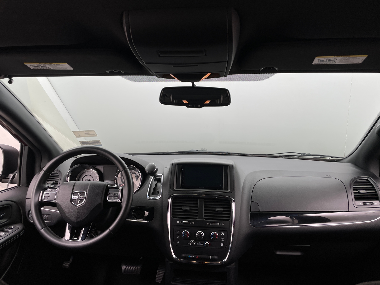 Thumbnail: 2018 Dodge Grand Caravan - 3