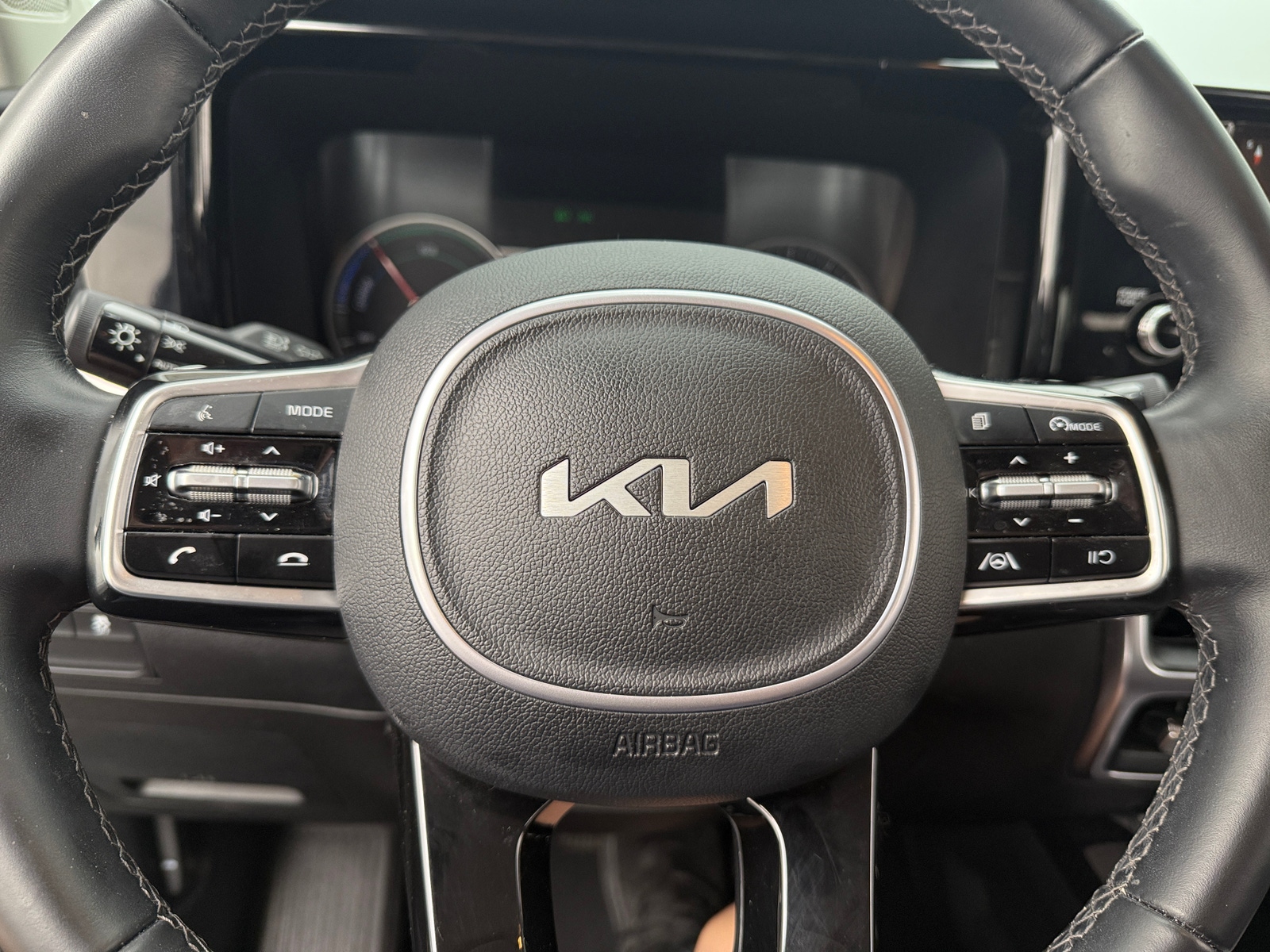 Thumbnail: 2022 Kia Sorento - 4