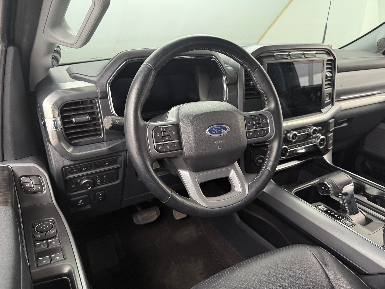 Thumbnail: 2022 Ford Econoline - 4