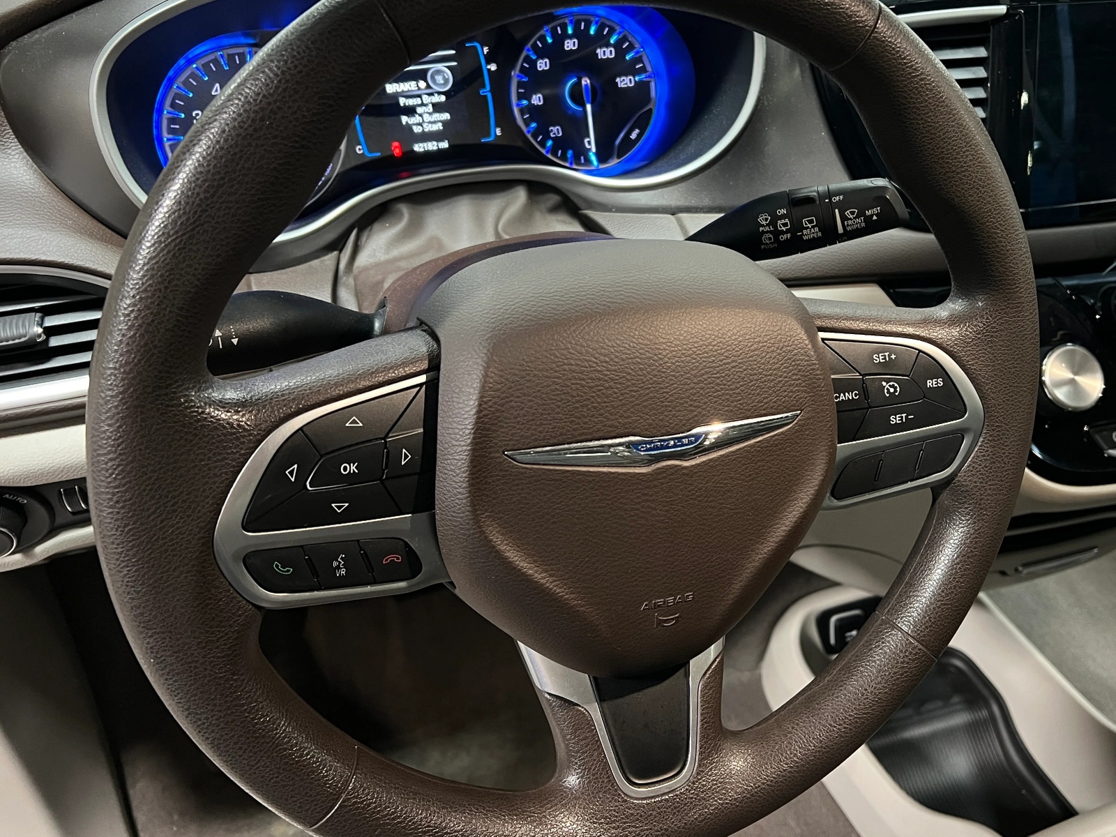Thumbnail: 2017 Chrysler Pacifica - 5