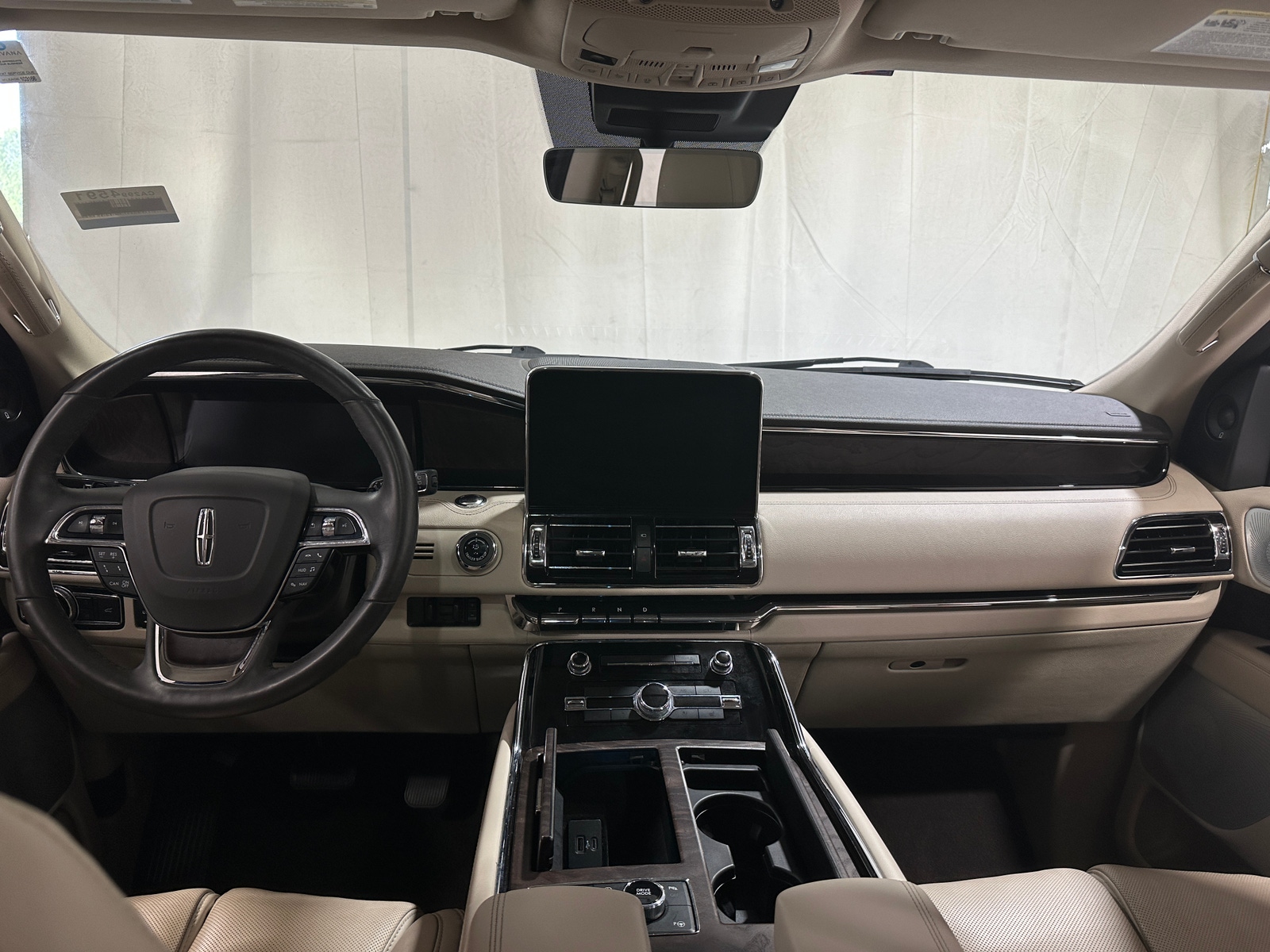 Thumbnail: 2021 Lincoln Navigator L - 2