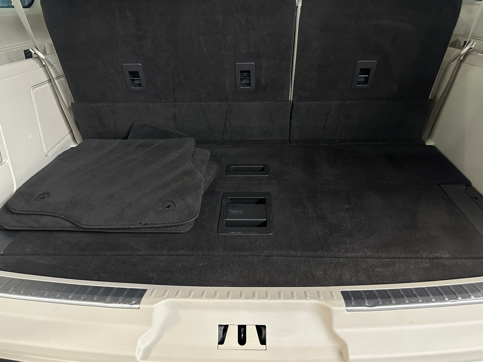 Thumbnail: 2021 Lincoln Navigator L - 6