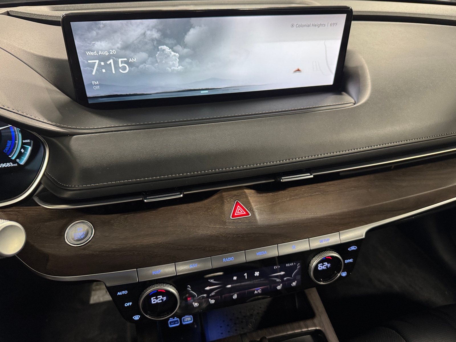 Thumbnail: 2023 Genesis G80 - 3