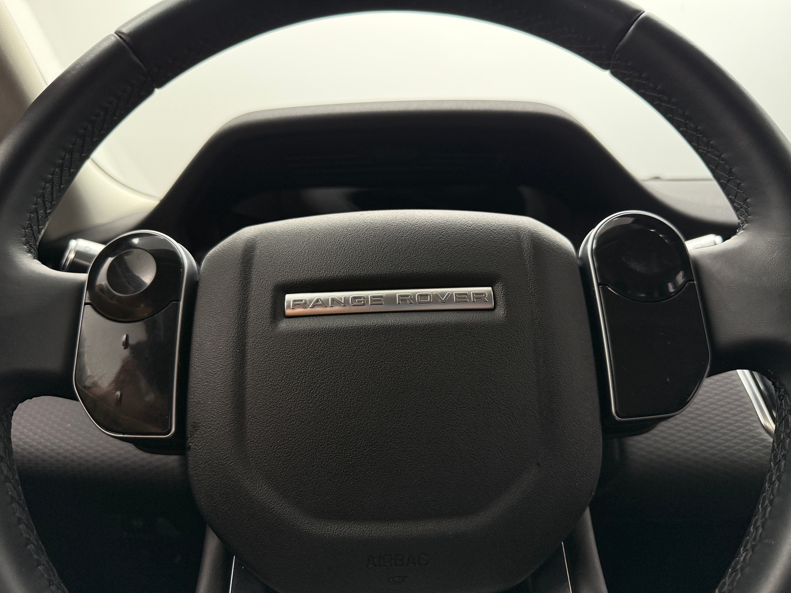 Thumbnail: 2020 Land Rover Range Rover Evoque - 4