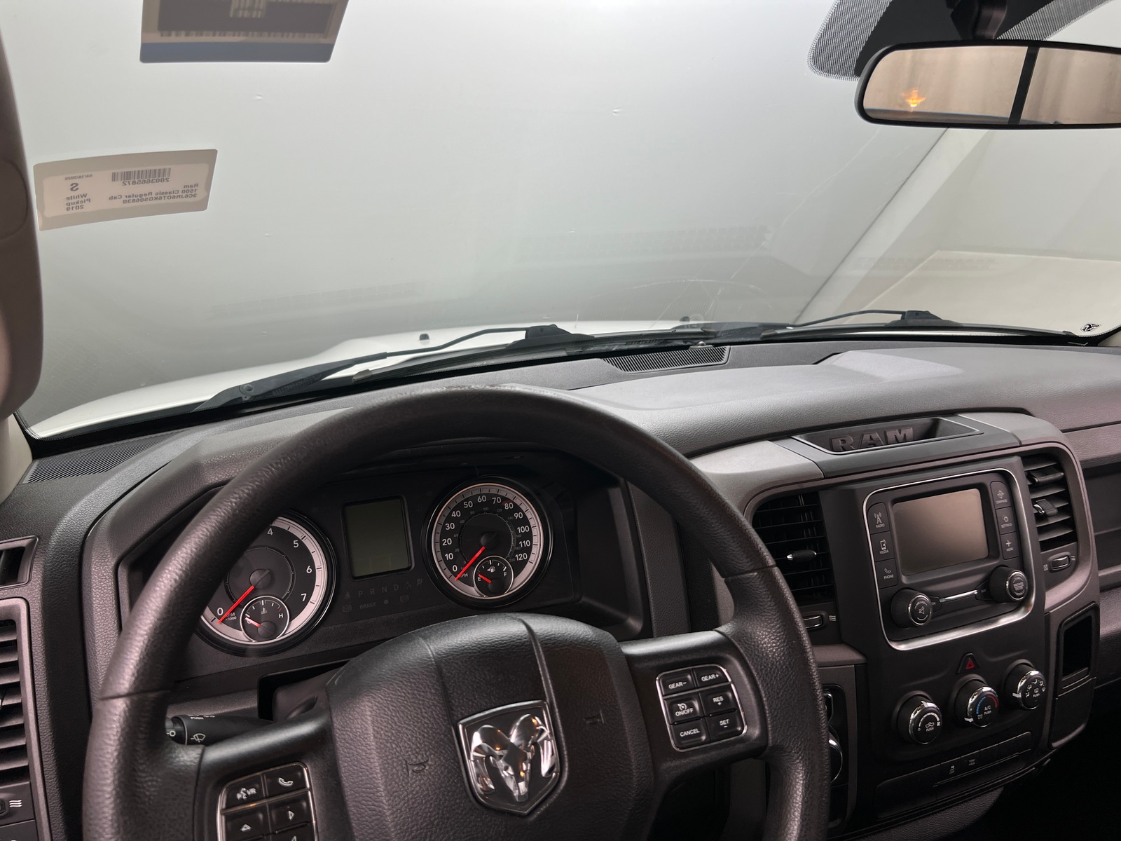 Thumbnail: 2019 RAM 1500 Classic - 3