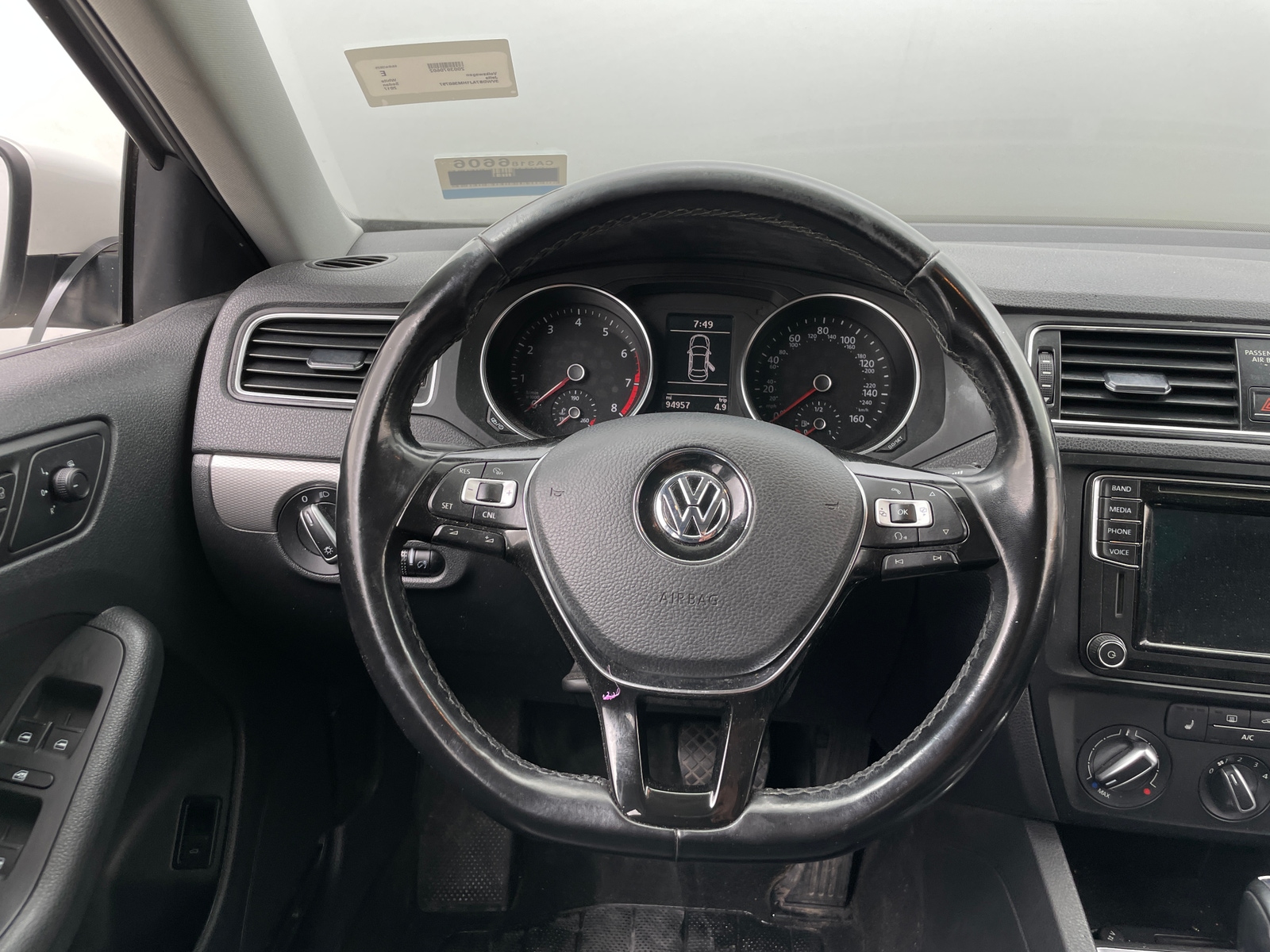 Thumbnail: 2017 Volkswagen Jetta - 4