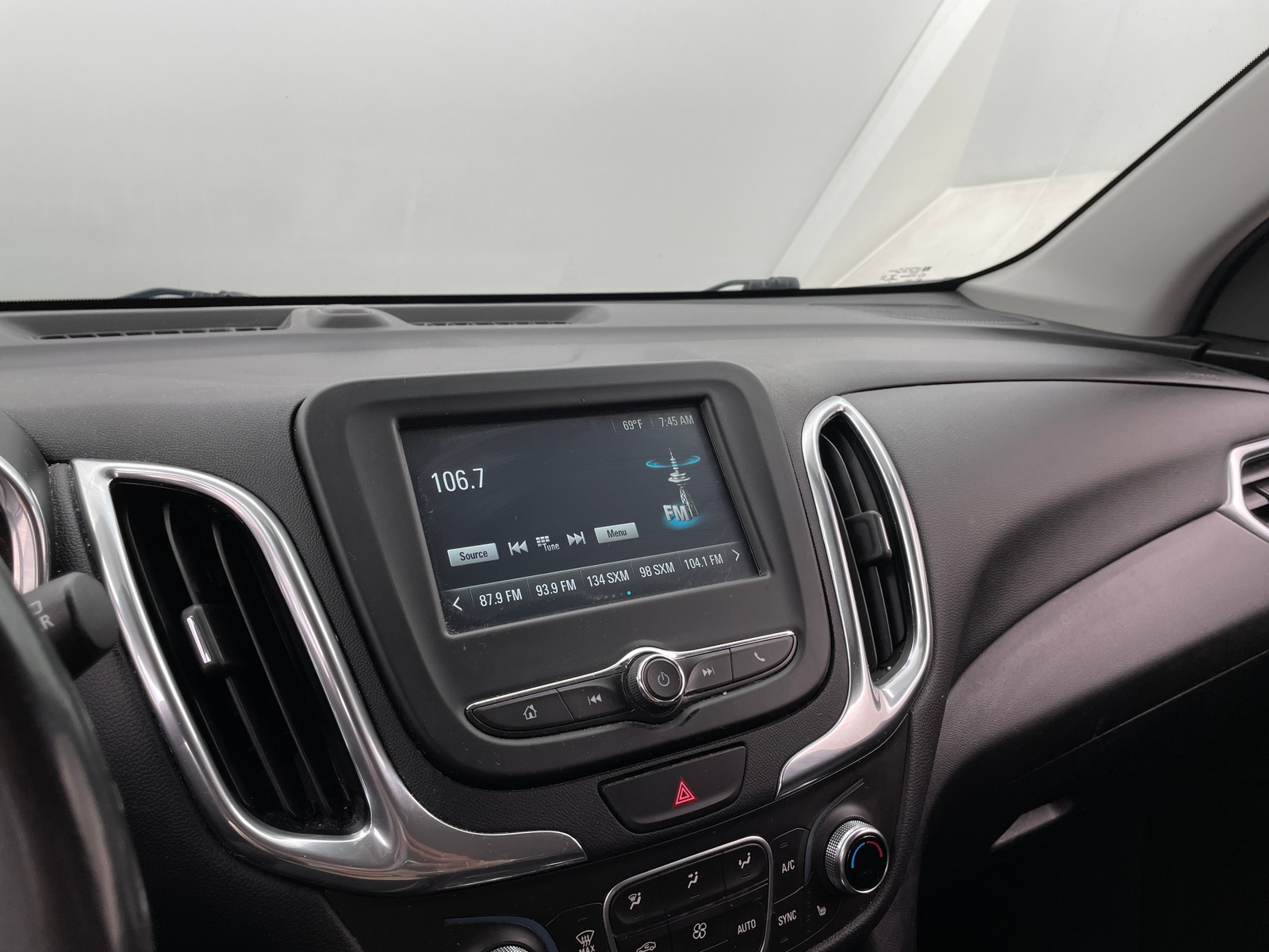 Thumbnail: 2018 Chevrolet Equinox - 4