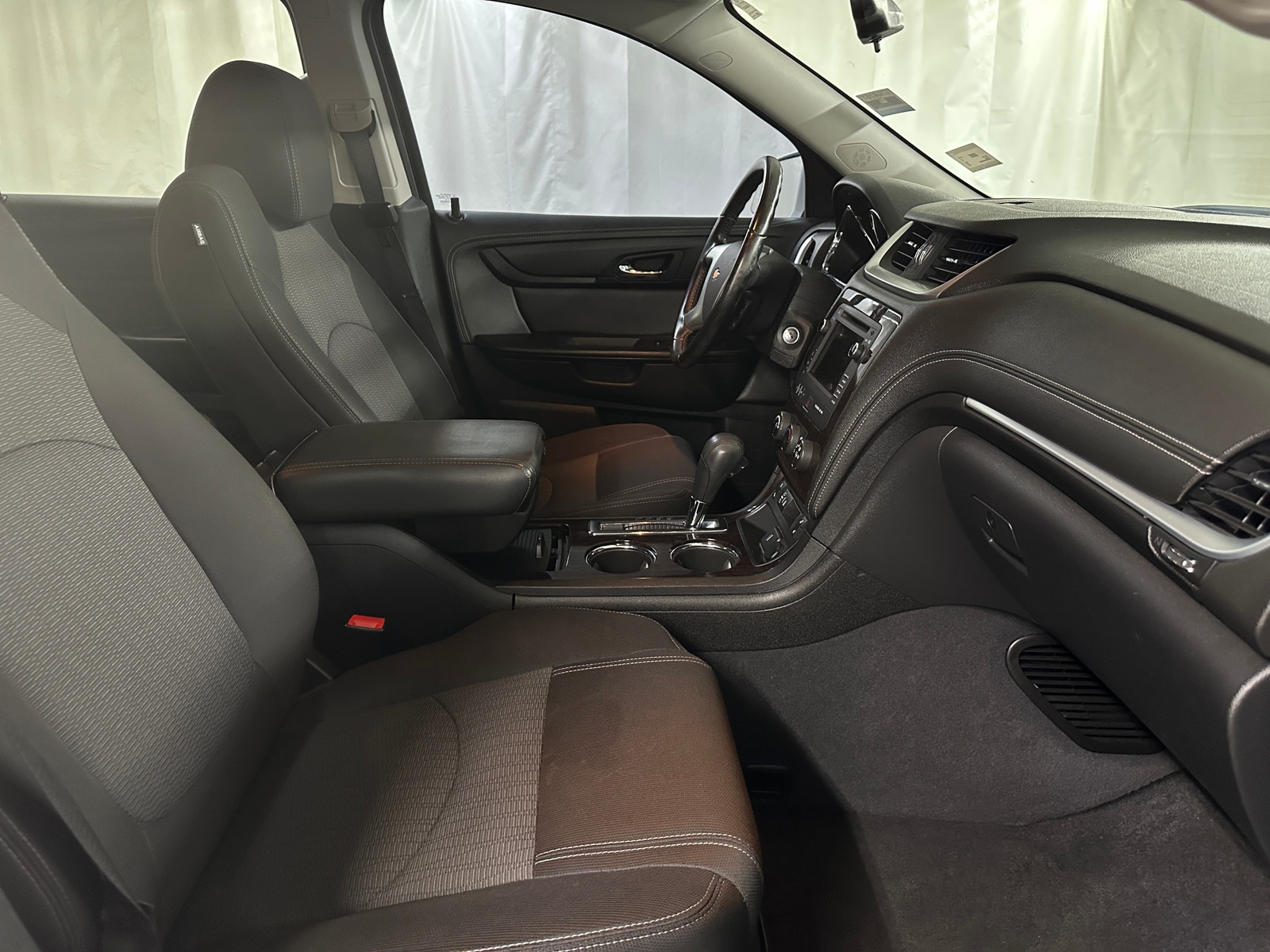 Thumbnail: 2017 Chevrolet Traverse - 2
