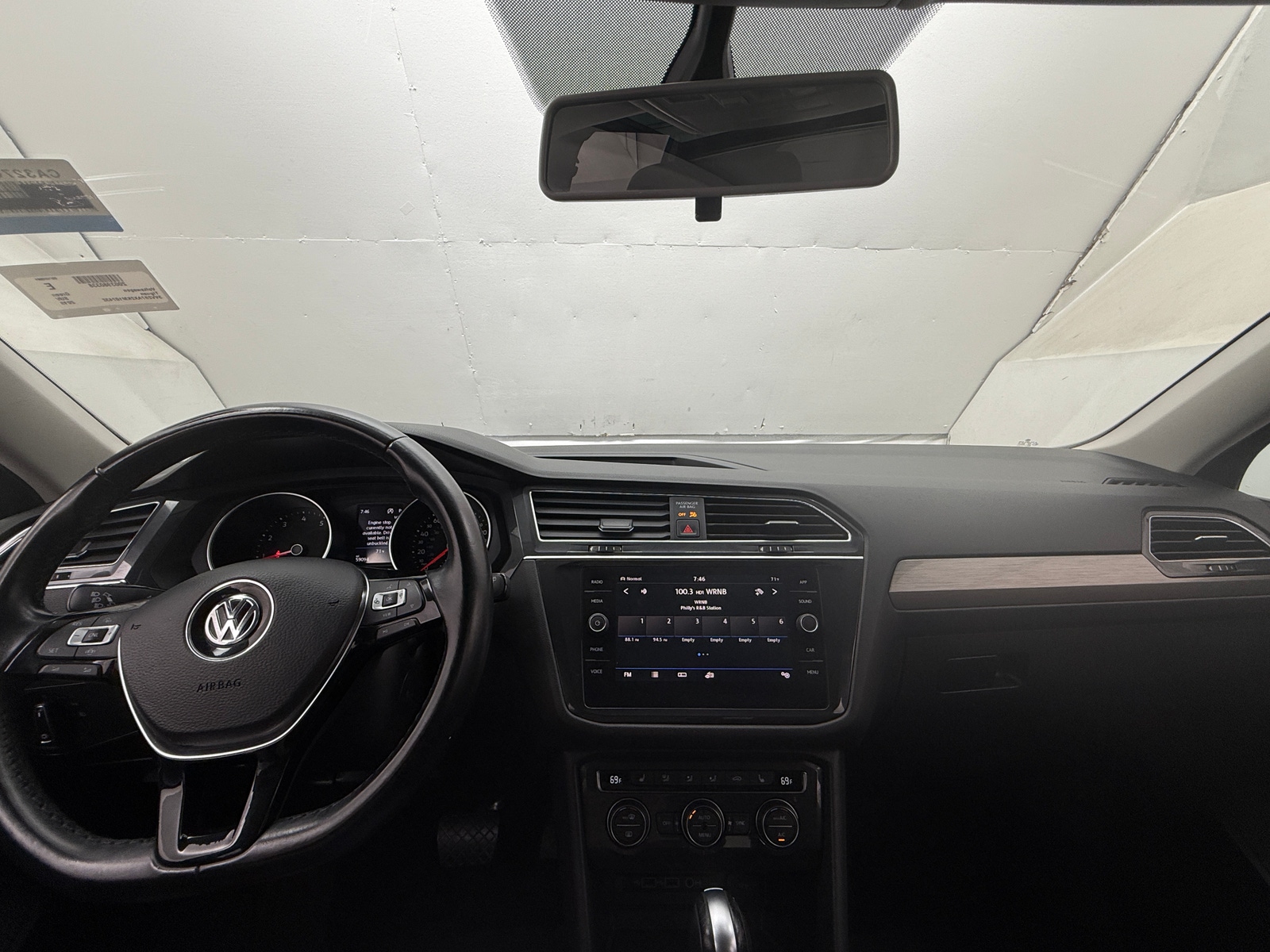 Thumbnail: 2019 Volkswagen Tiguan - 2