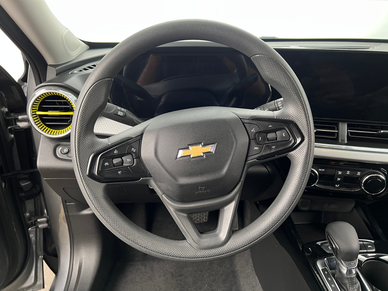 Thumbnail: 2025 Chevrolet Trax - 5