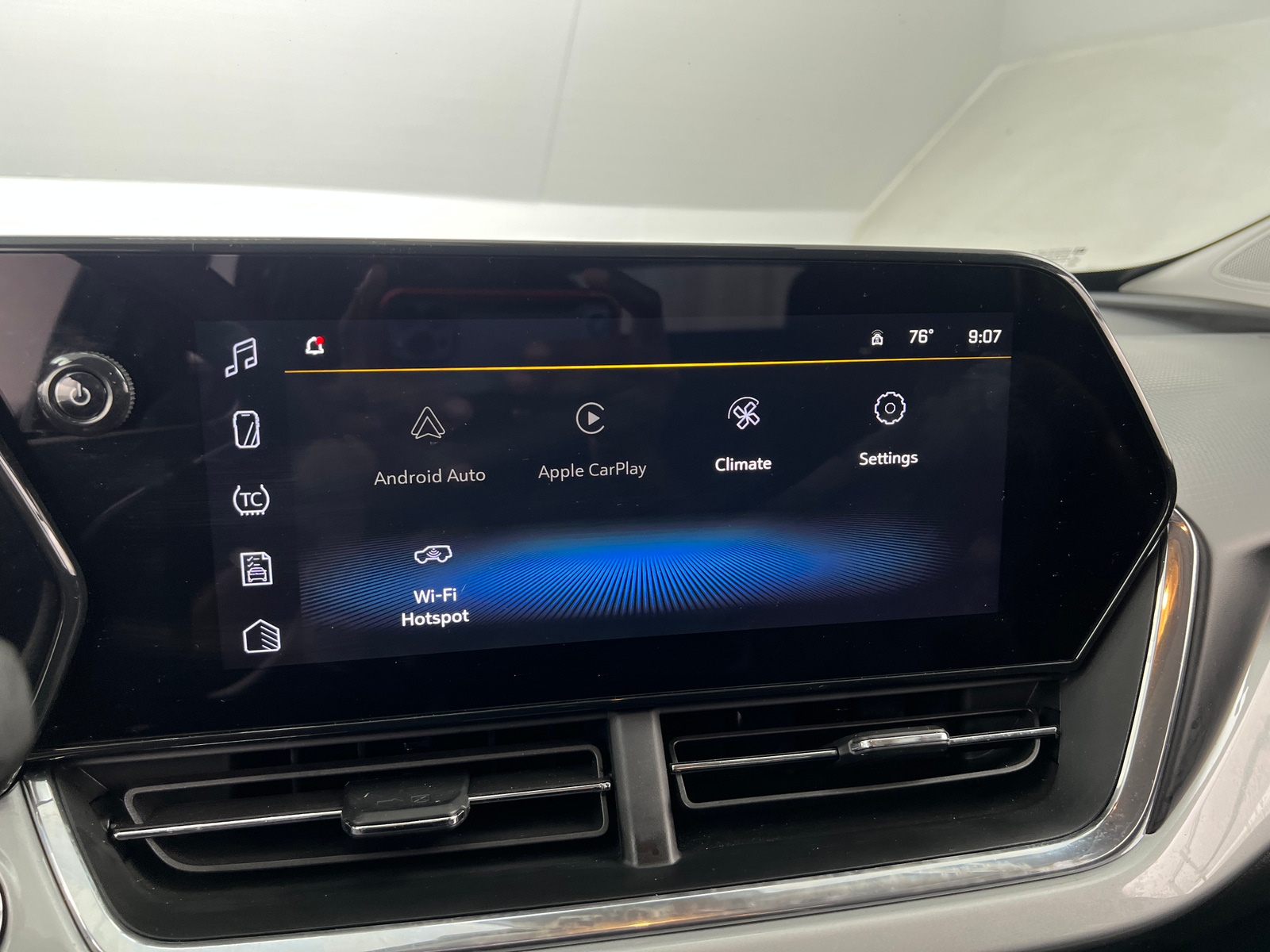 Thumbnail: 2025 Chevrolet Trax - 4
