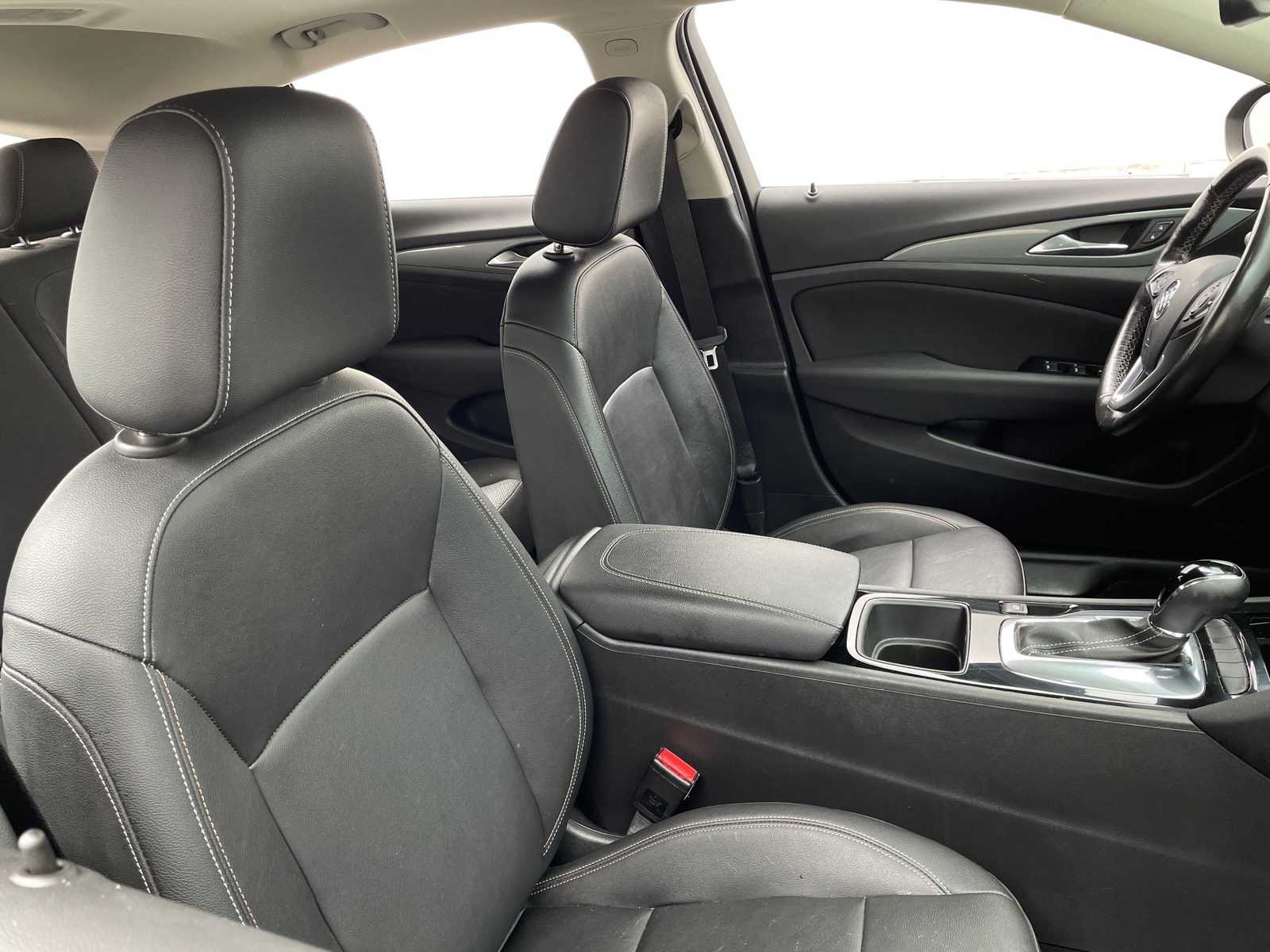 Thumbnail: 2018 Buick Regal - 2