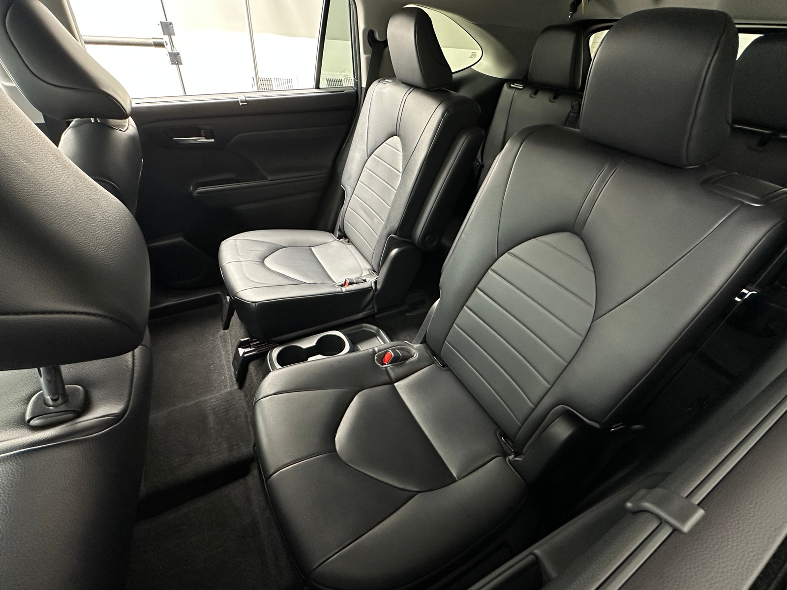 Thumbnail: 2023 Toyota Highlander - 5
