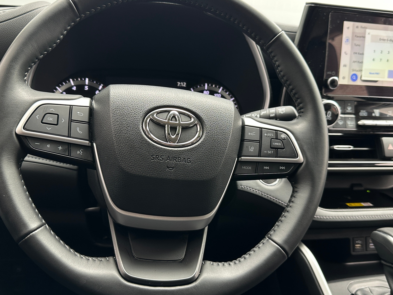 Thumbnail: 2023 Toyota Highlander - 4