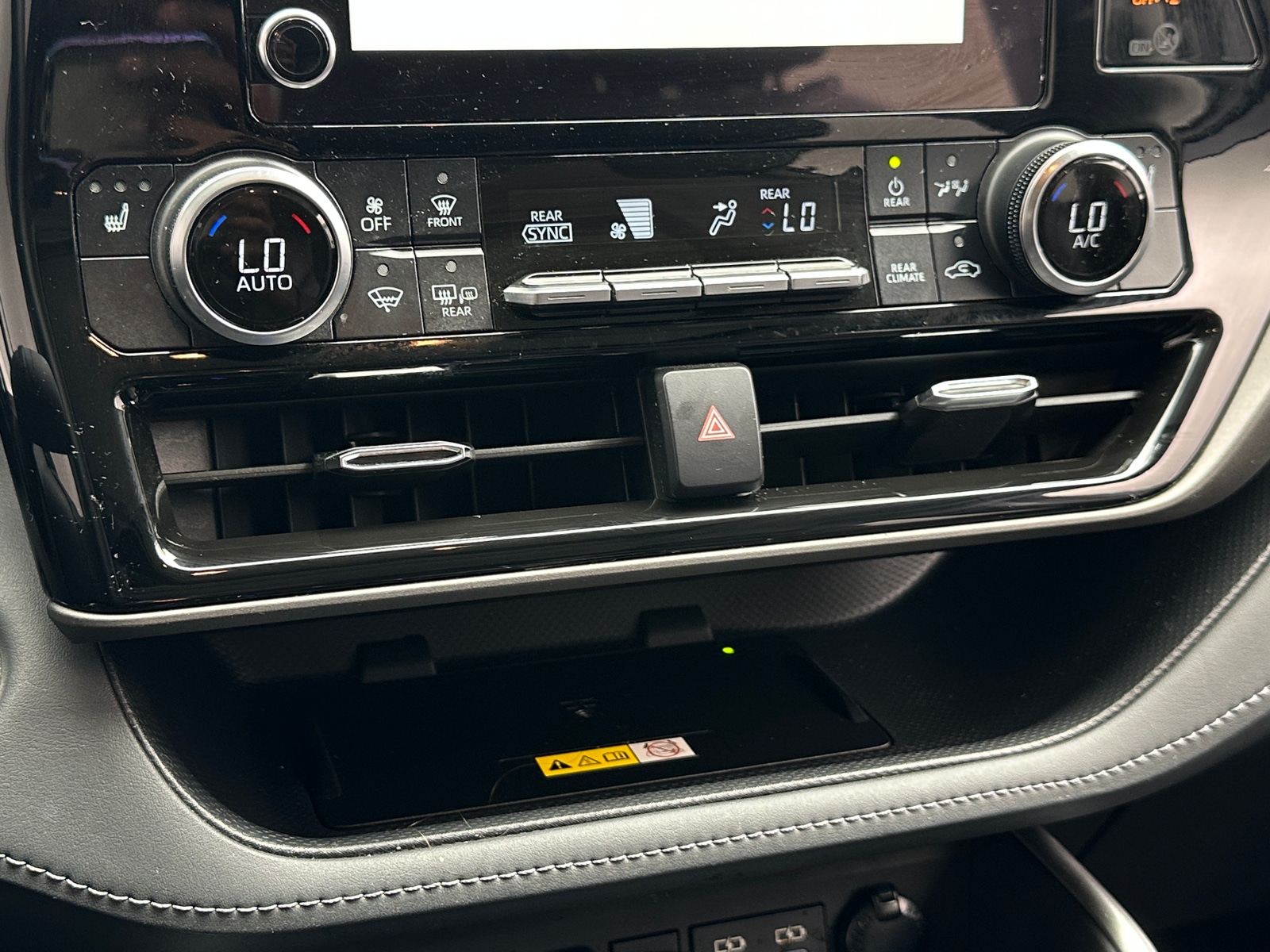Thumbnail: 2023 Toyota Highlander - 3