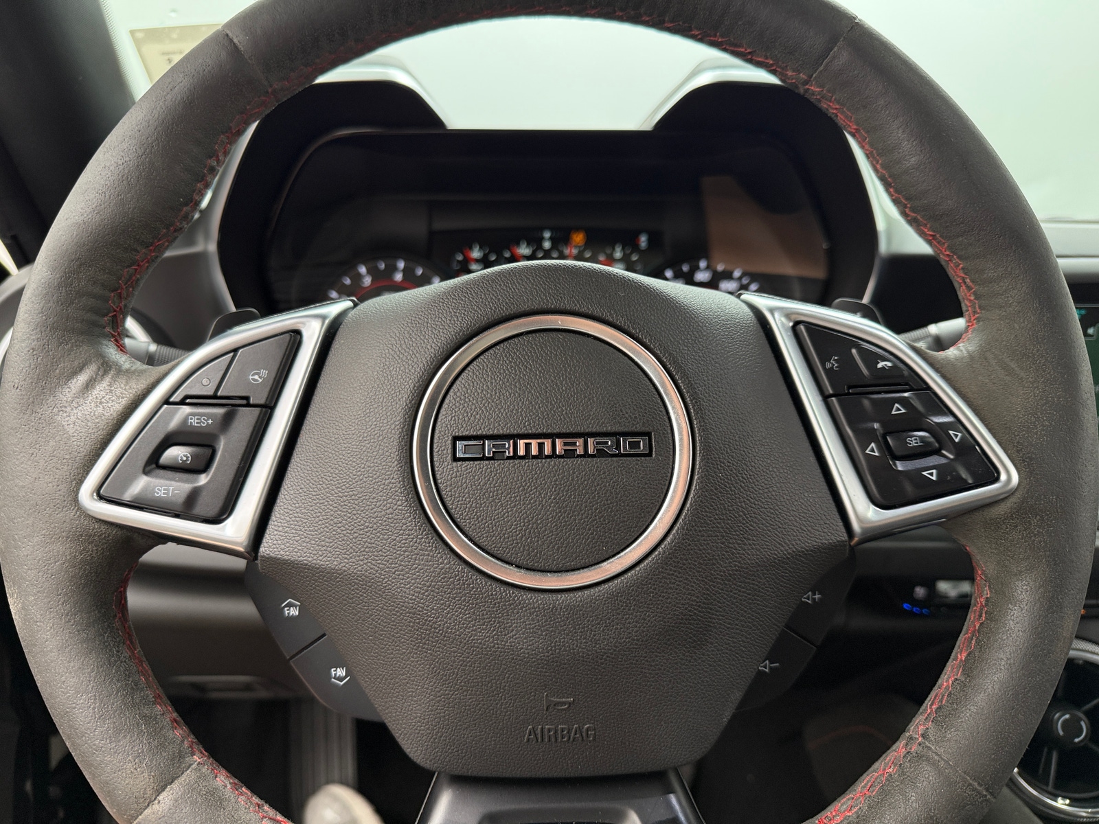 Thumbnail: 2018 Chevrolet Camaro - 3