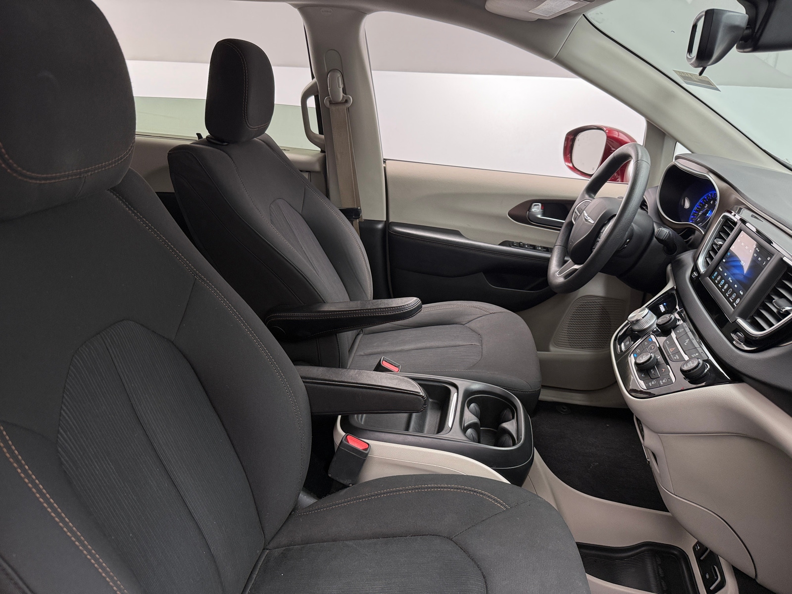Thumbnail: 2018 Chrysler Pacifica - 2