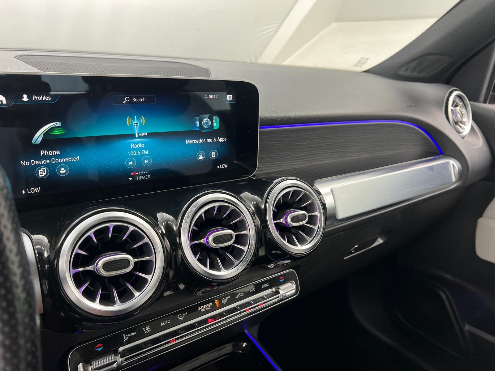Thumbnail: 2021 Mercedes-Benz GLB - 3