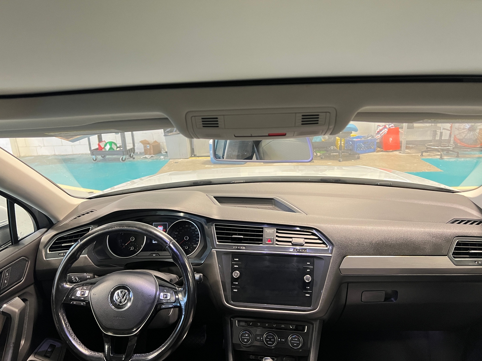 Thumbnail: 2018 Volkswagen Tiguan - 2